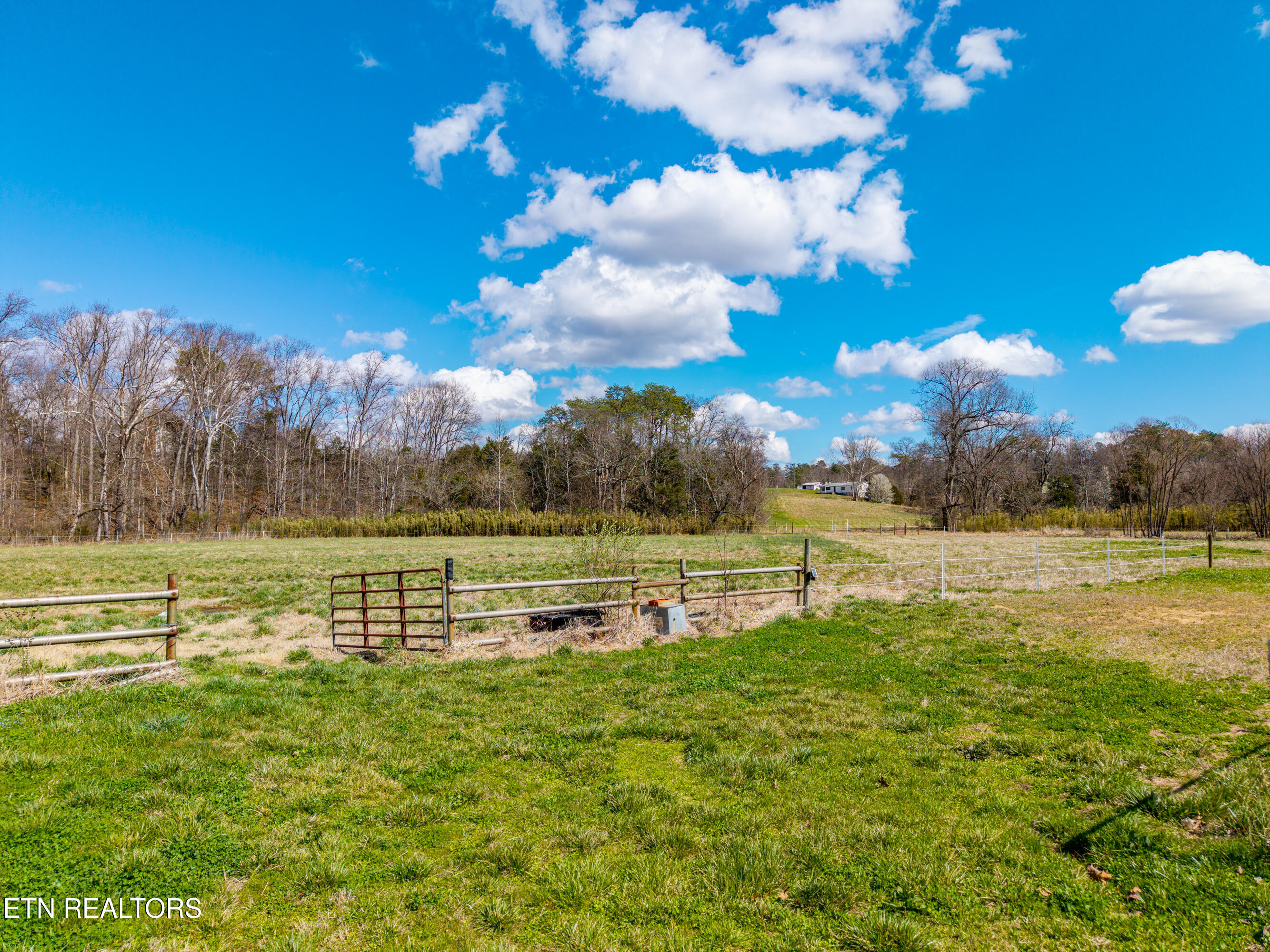 911 Tipton Station Rd