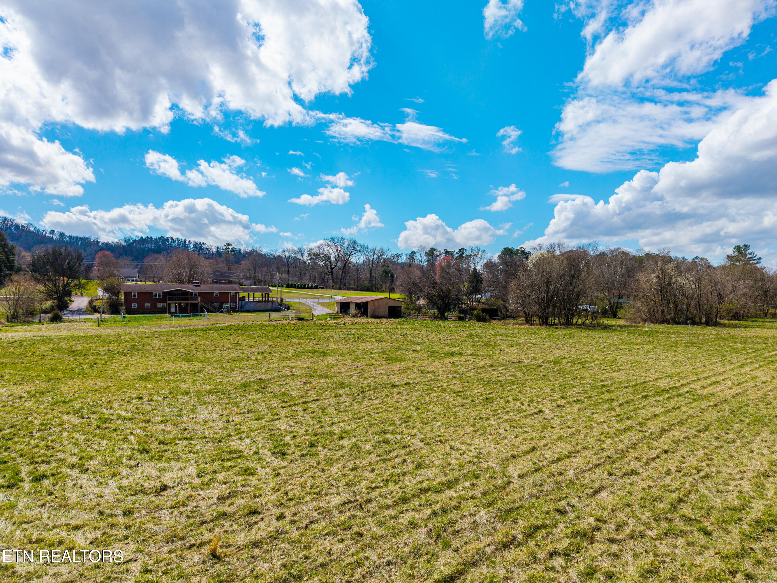 911 Tipton Station Rd