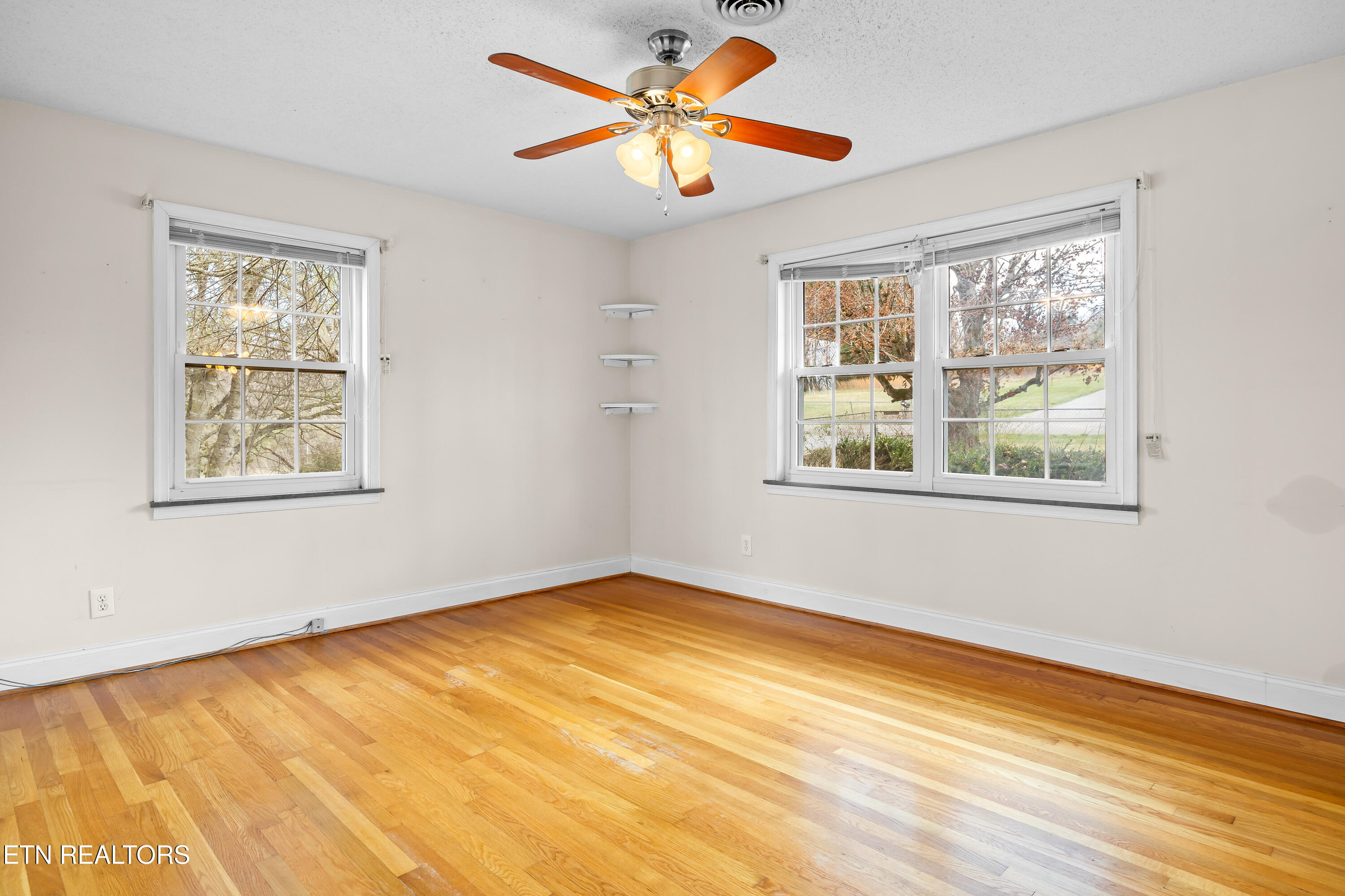 911 Tipton Station Rd