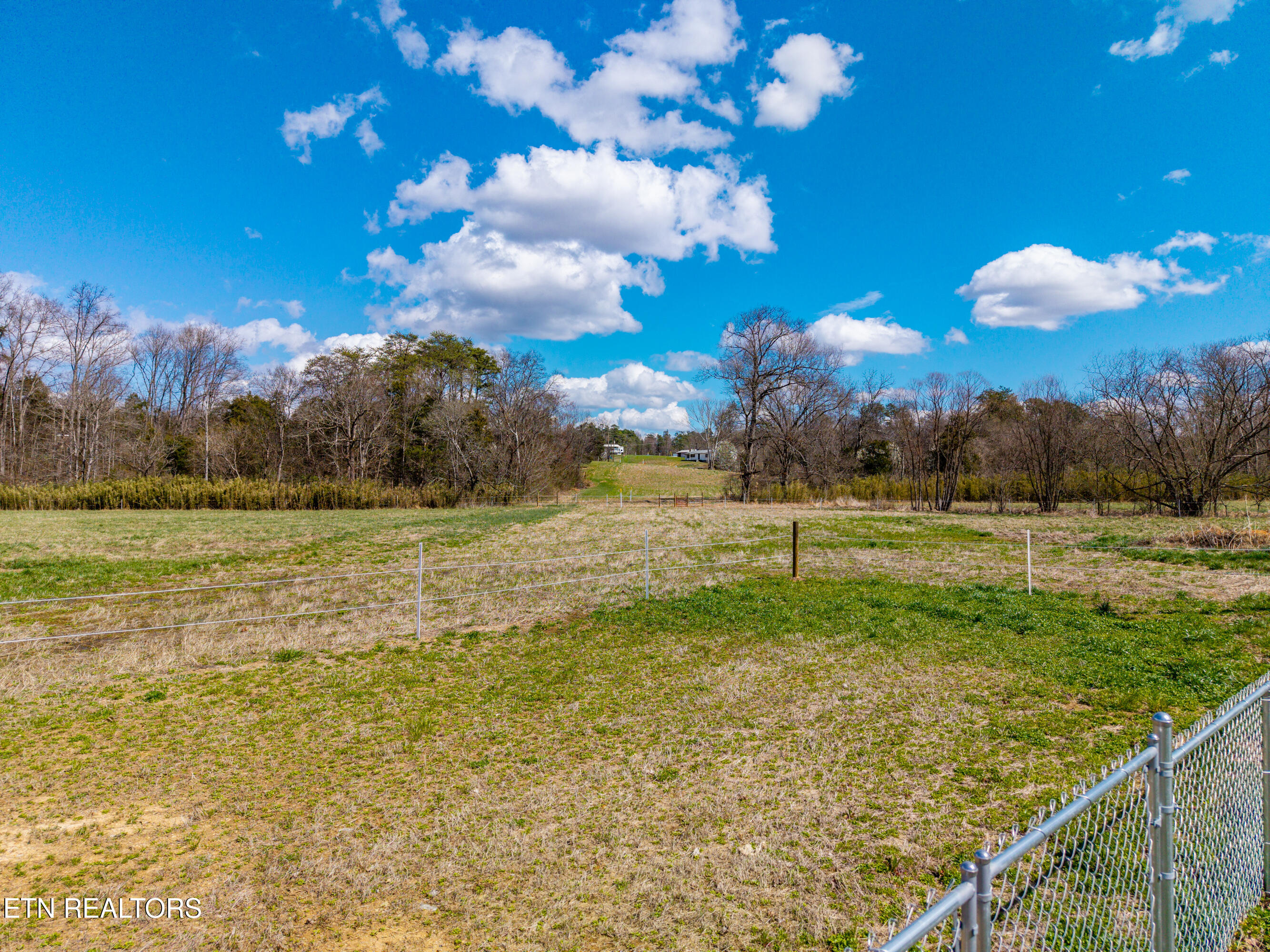 911 Tipton Station Rd