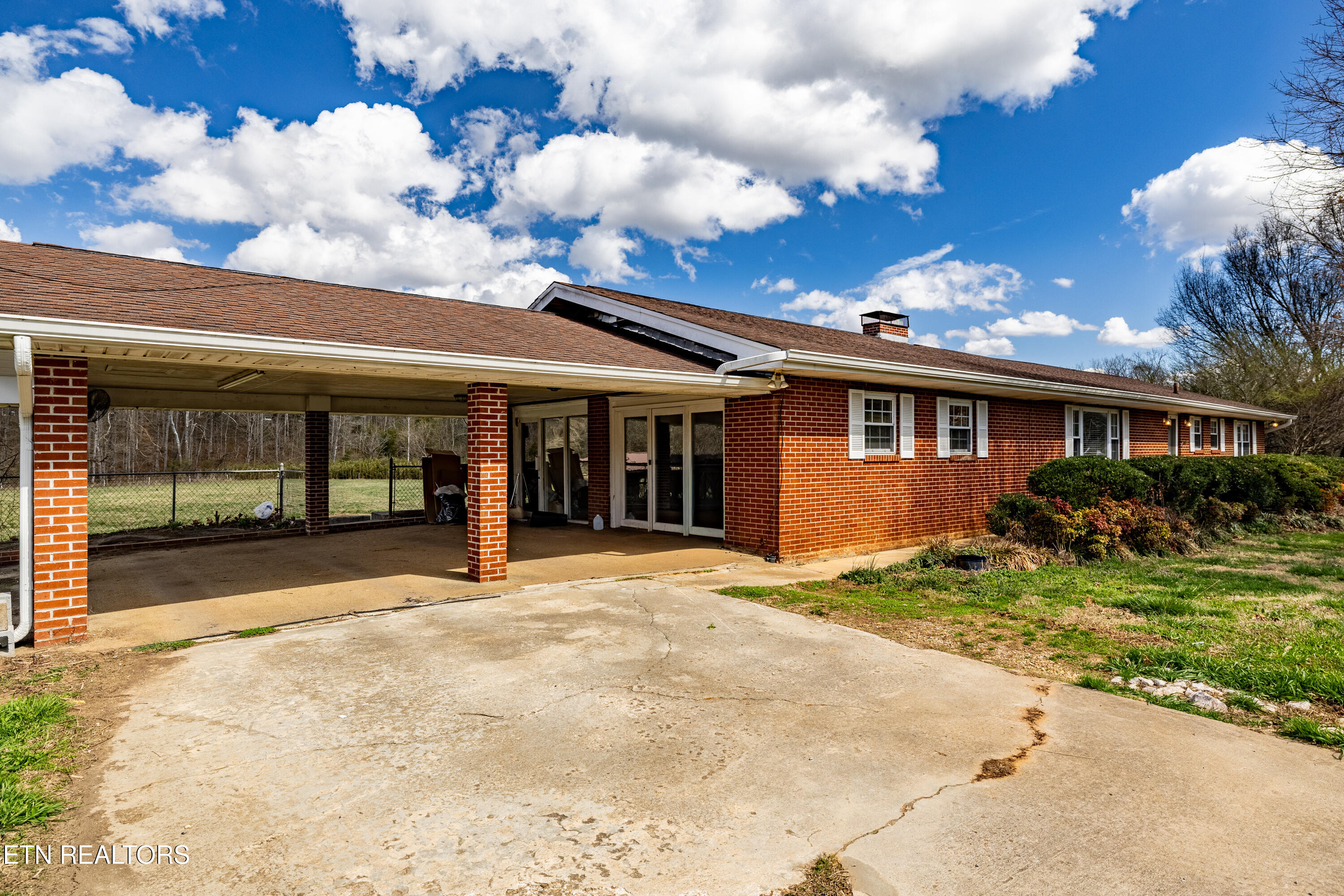 911 Tipton Station Rd