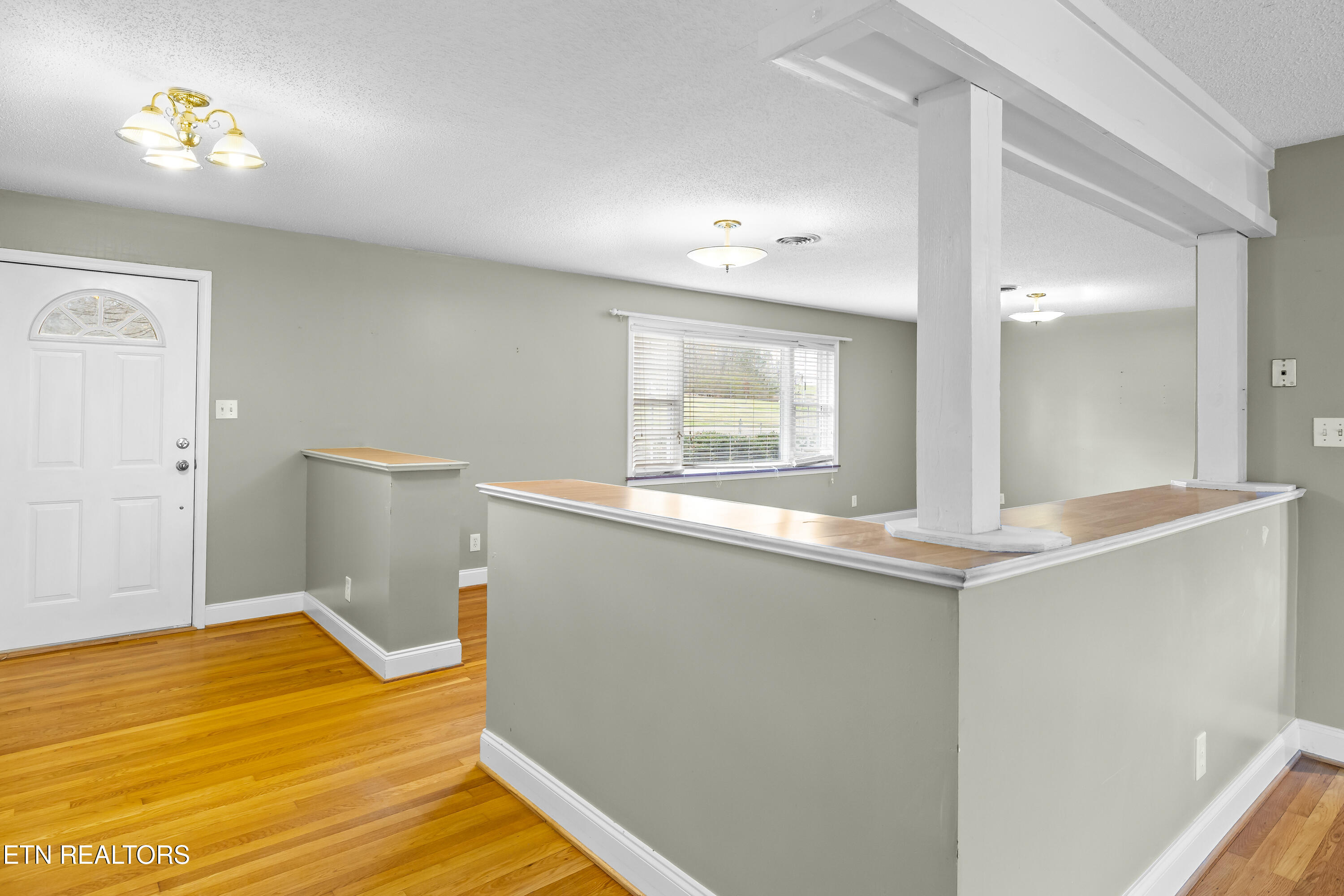 911 Tipton Station Rd