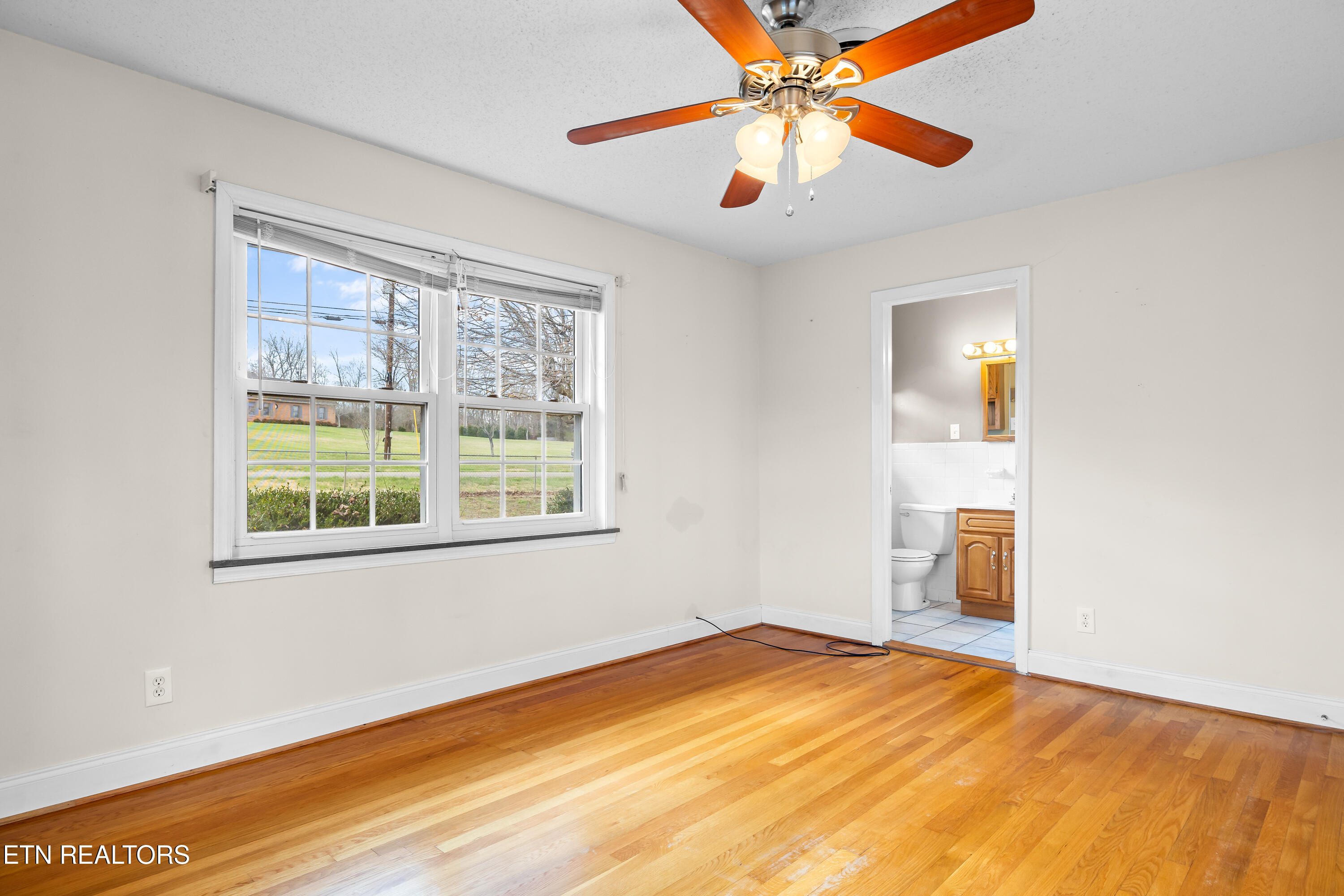 911 Tipton Station Rd