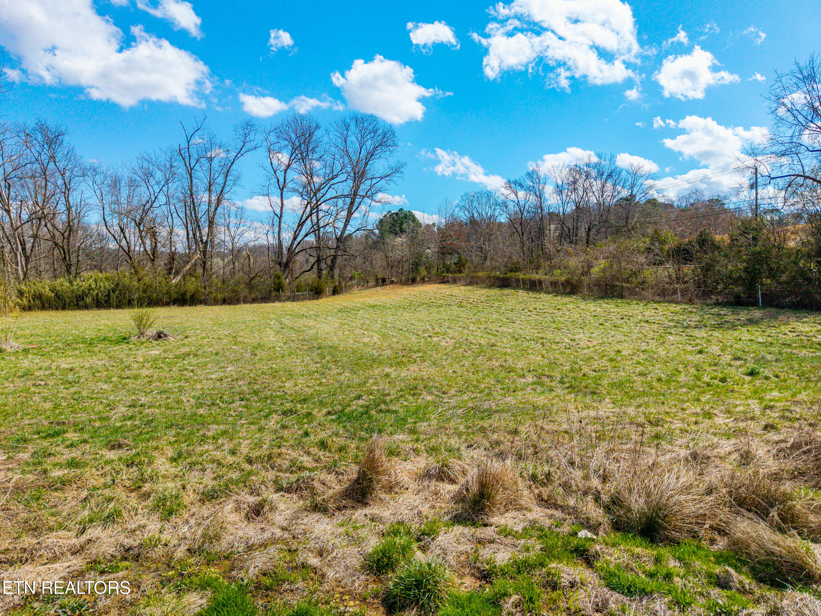 911 Tipton Station Rd