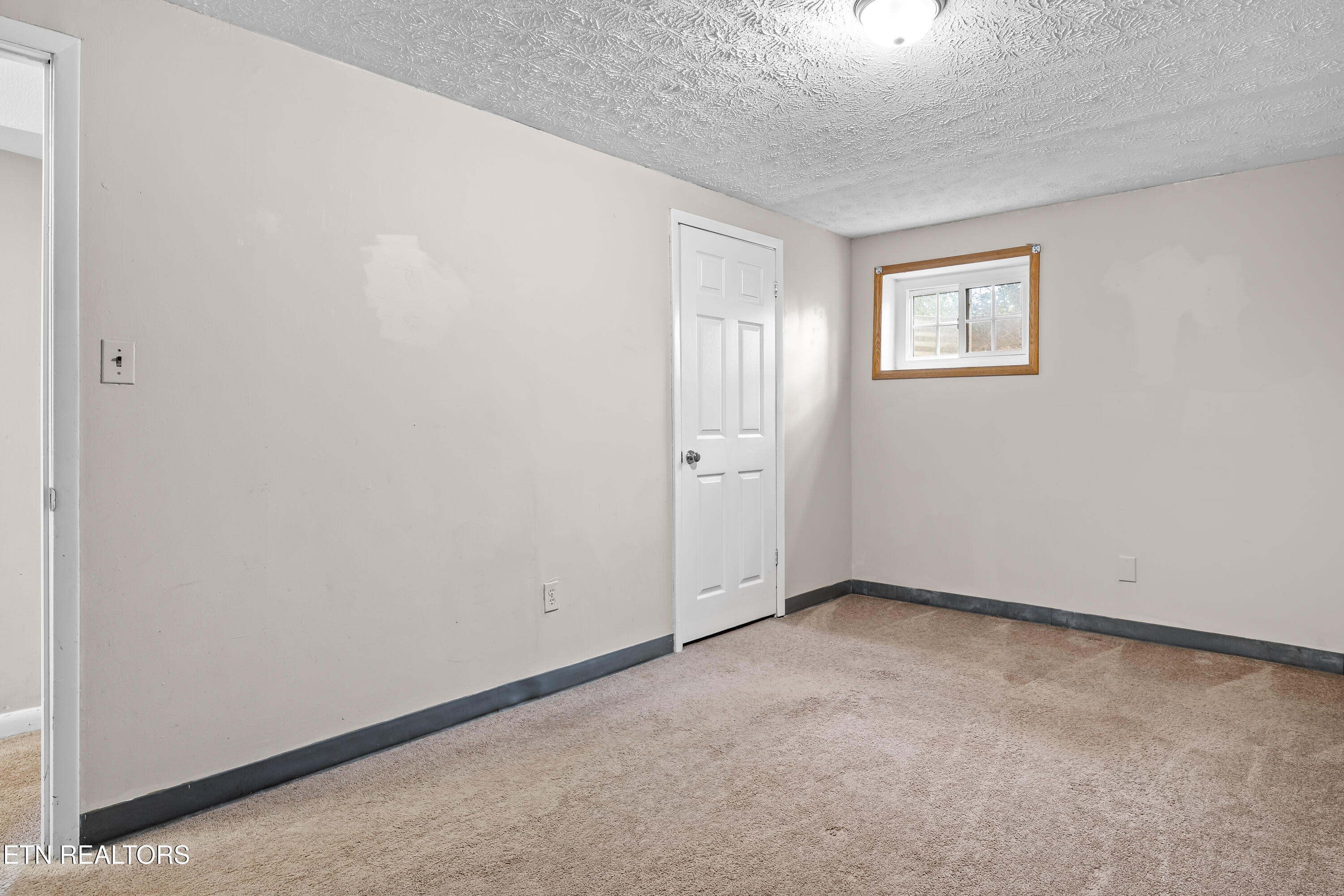 911 Tipton Station Rd