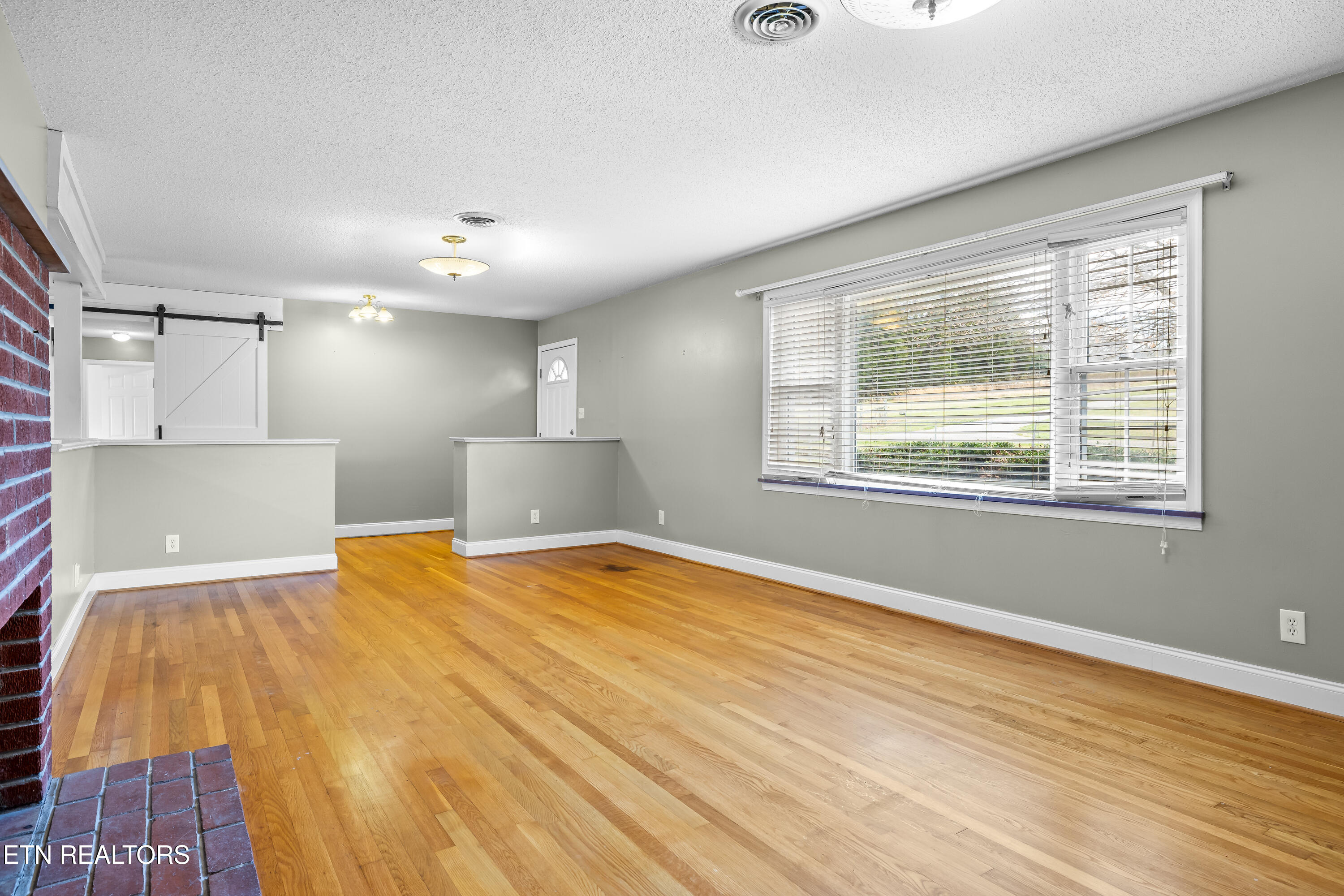 911 Tipton Station Rd