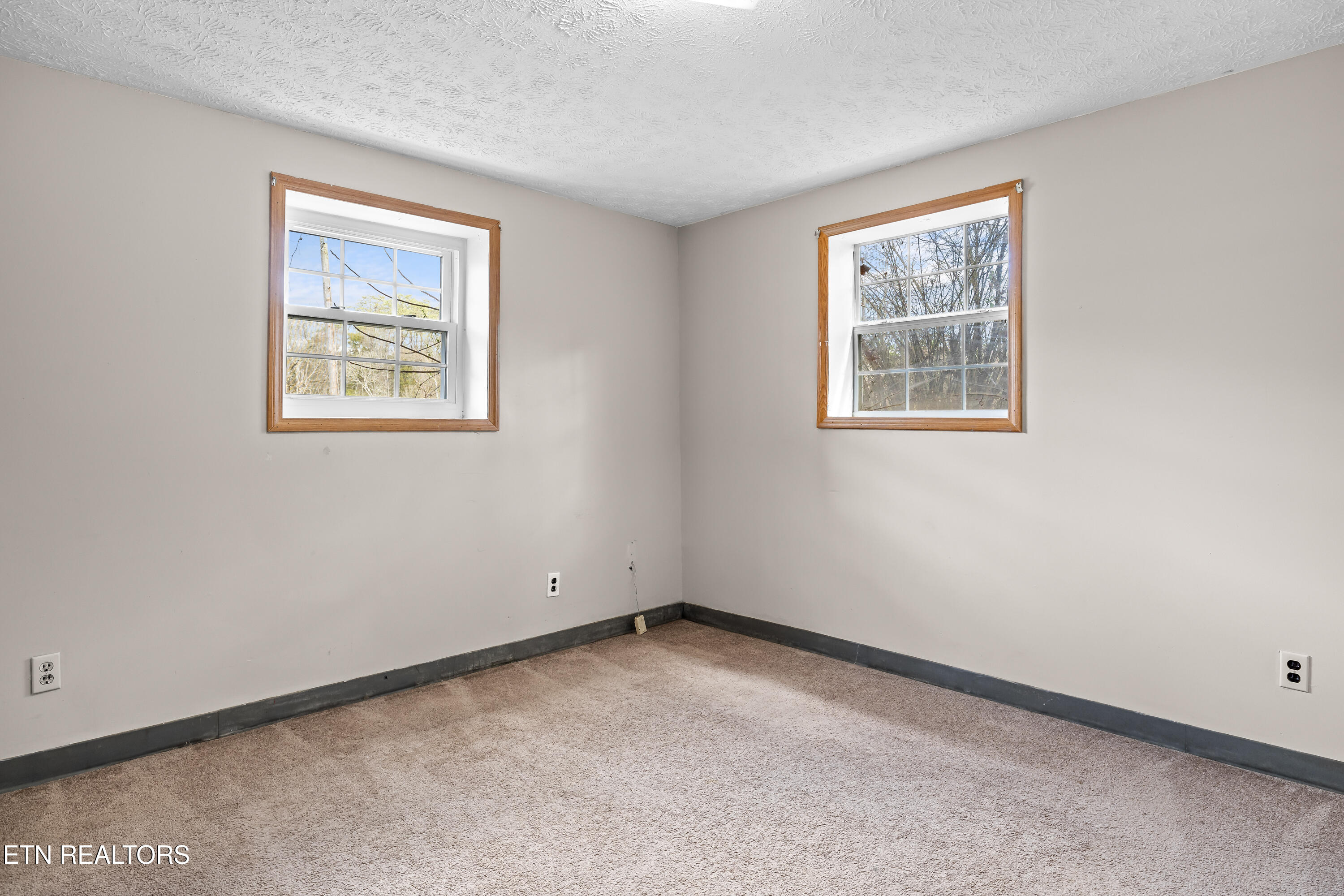 911 Tipton Station Rd