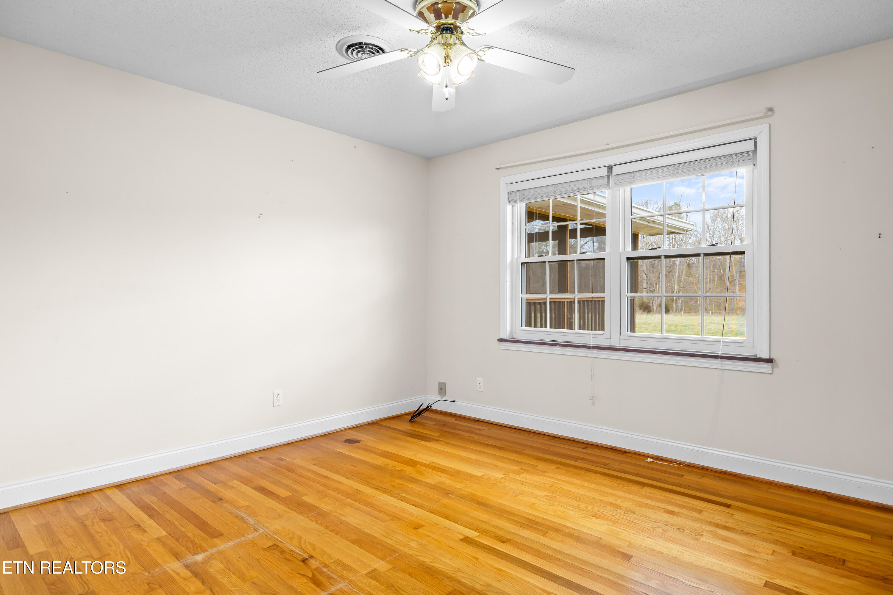 911 Tipton Station Rd