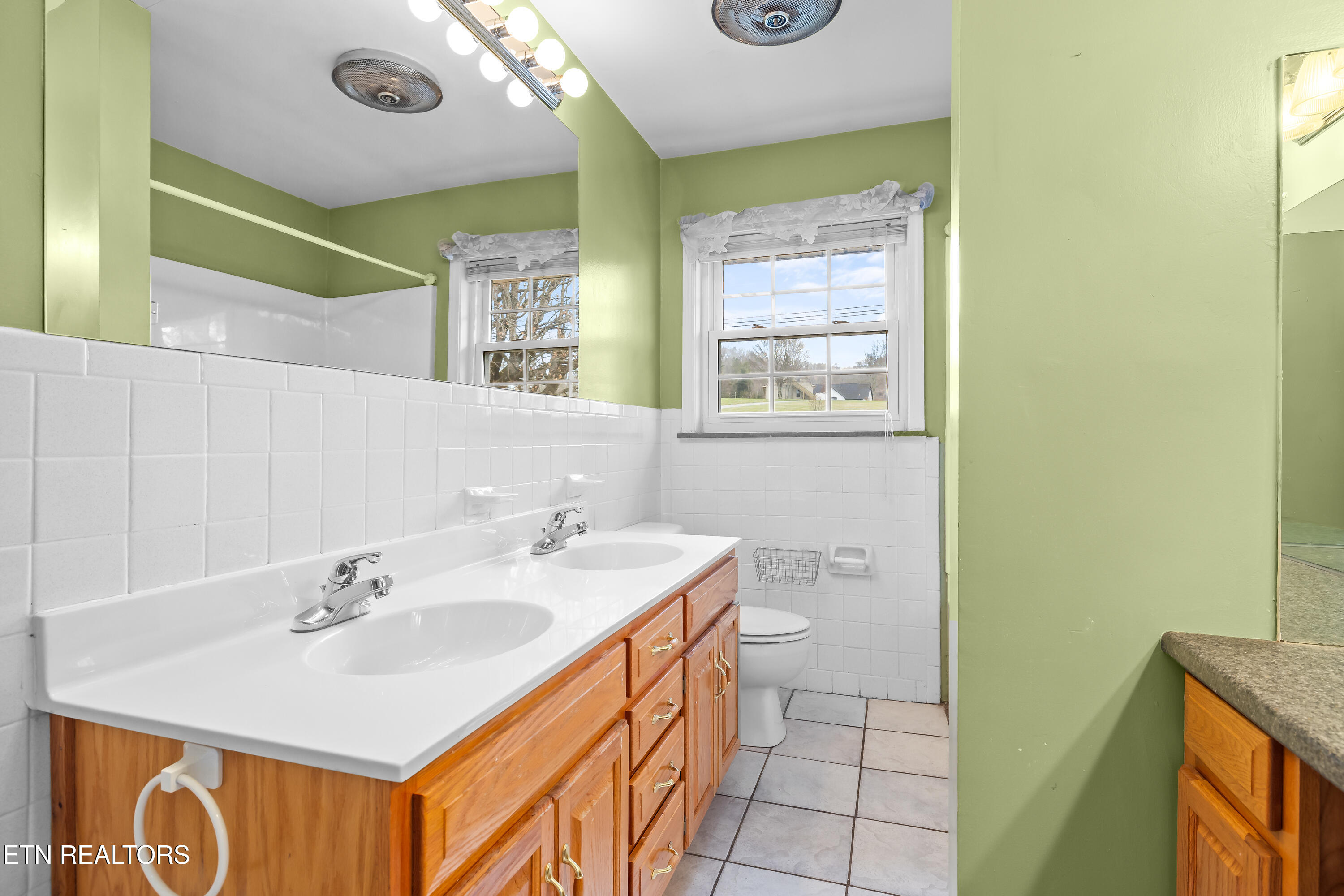 911 Tipton Station Rd