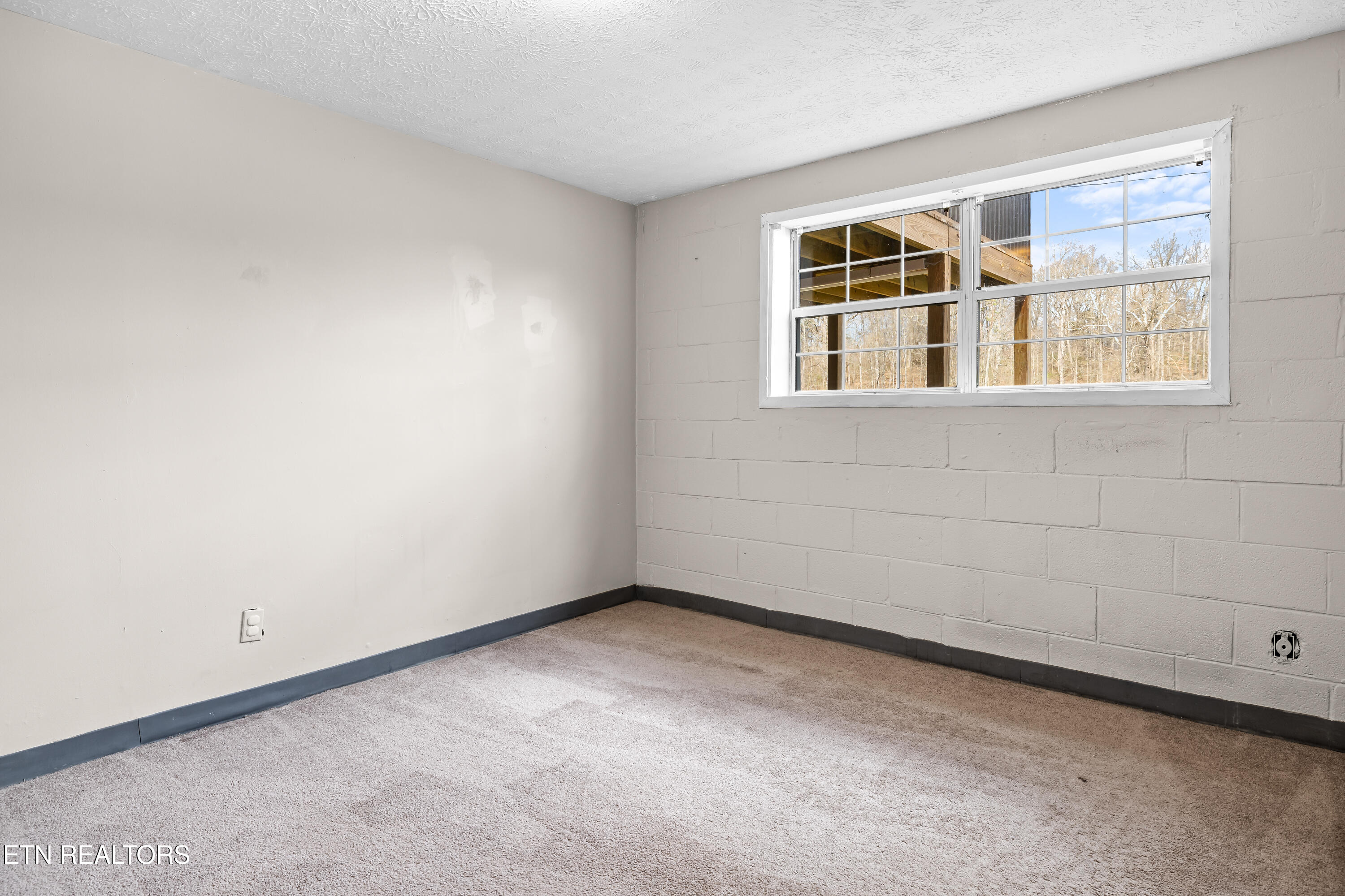 911 Tipton Station Rd