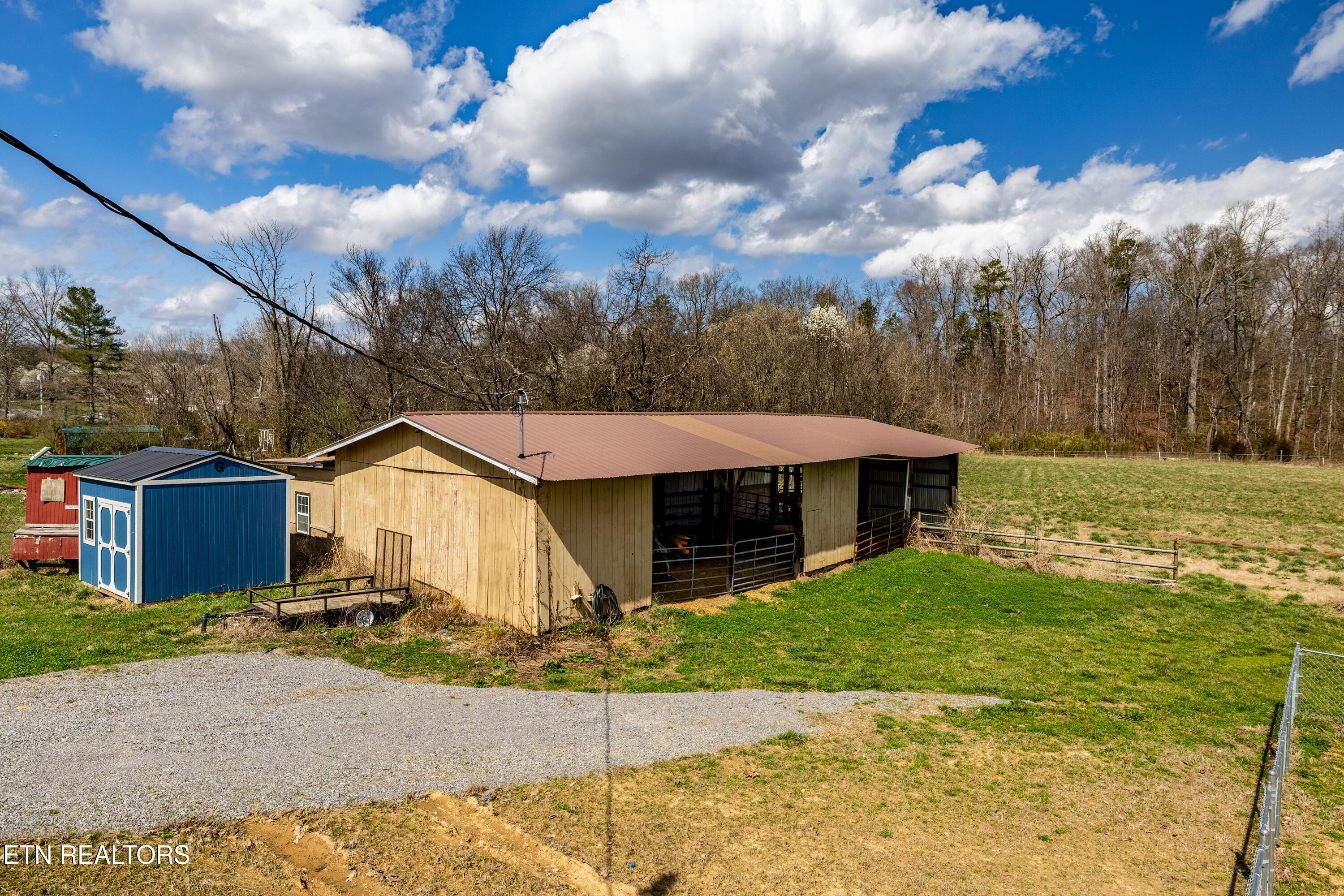 911 Tipton Station Rd