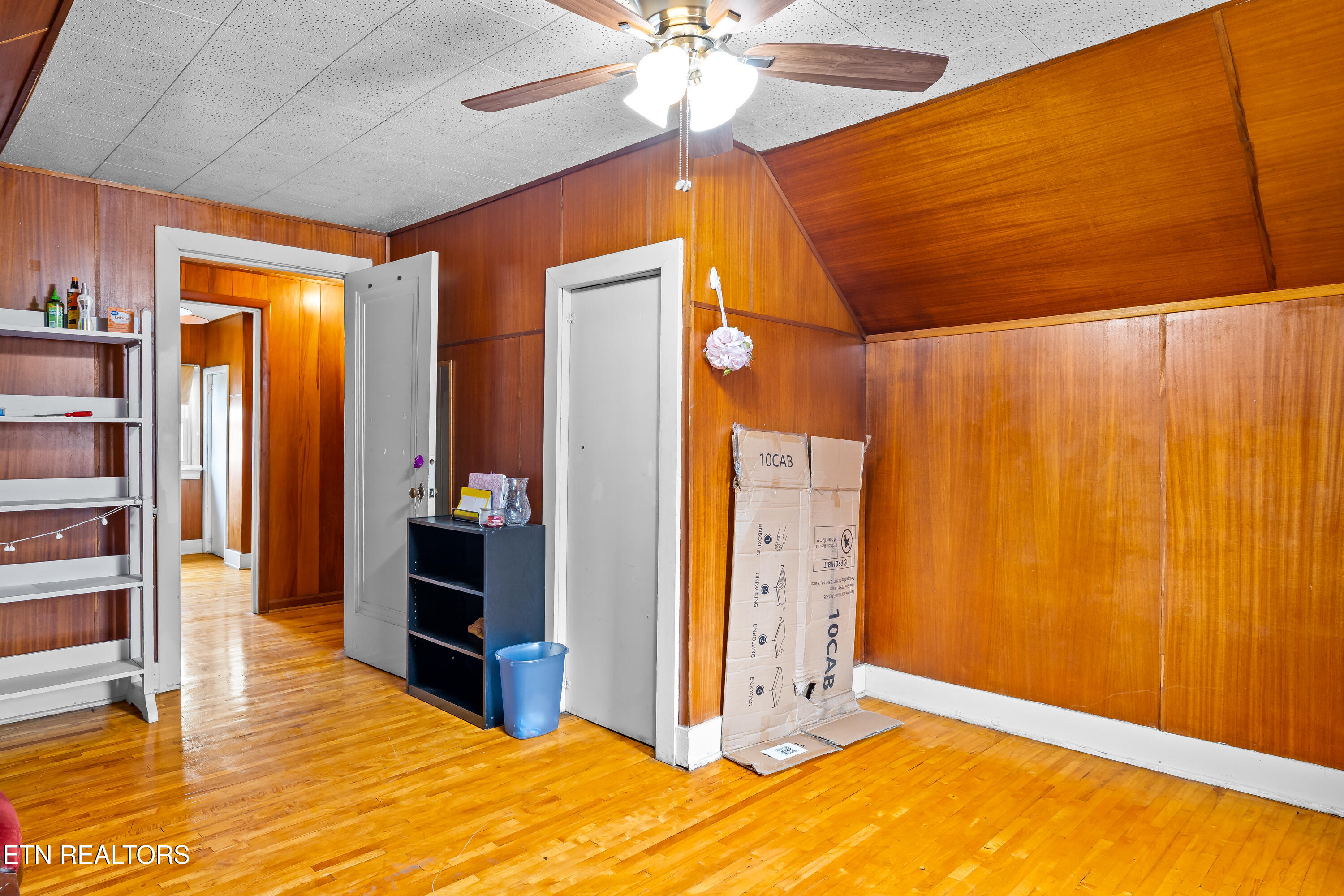 2521 Seymour Ave