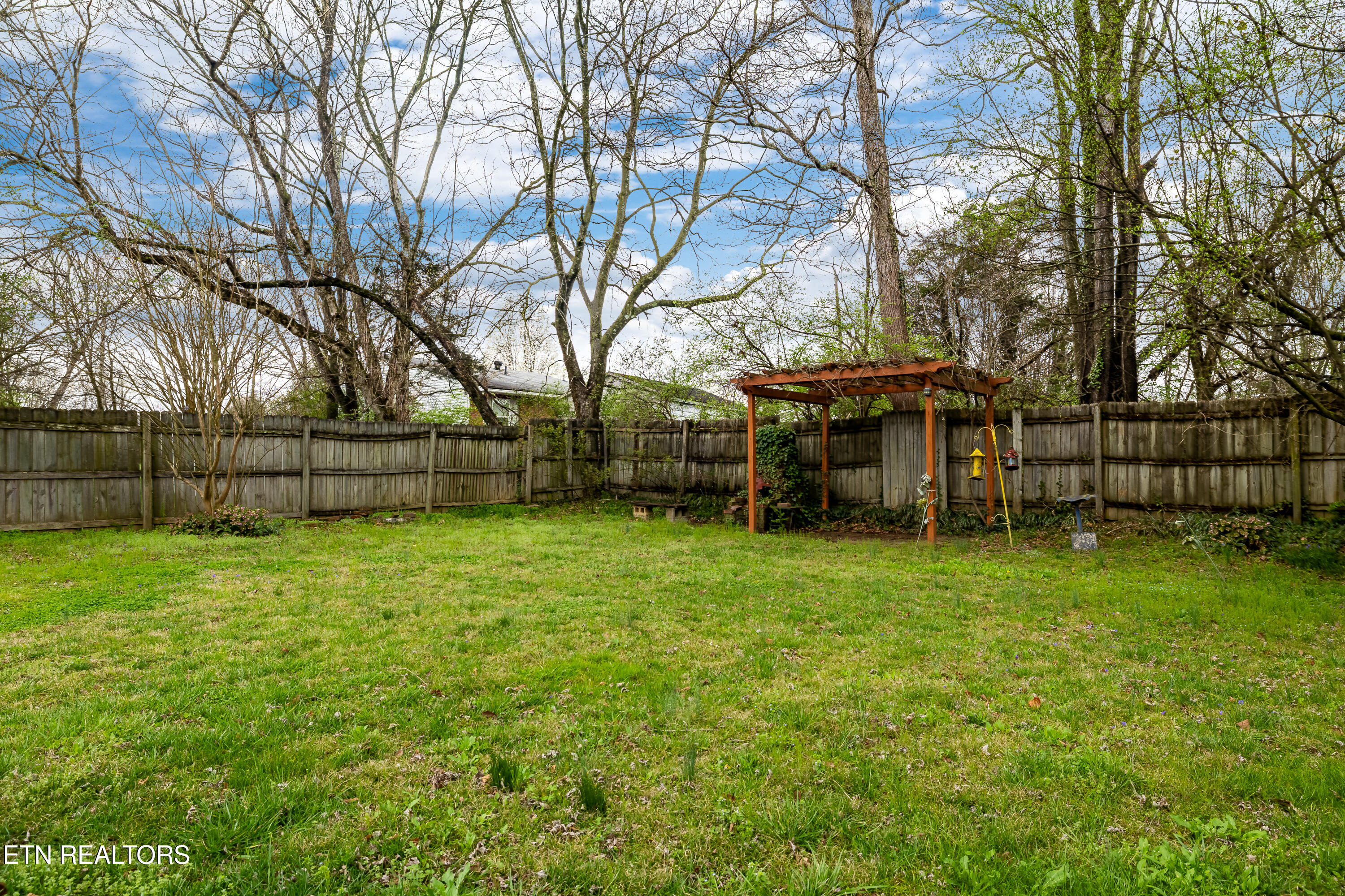 2521 Seymour Ave