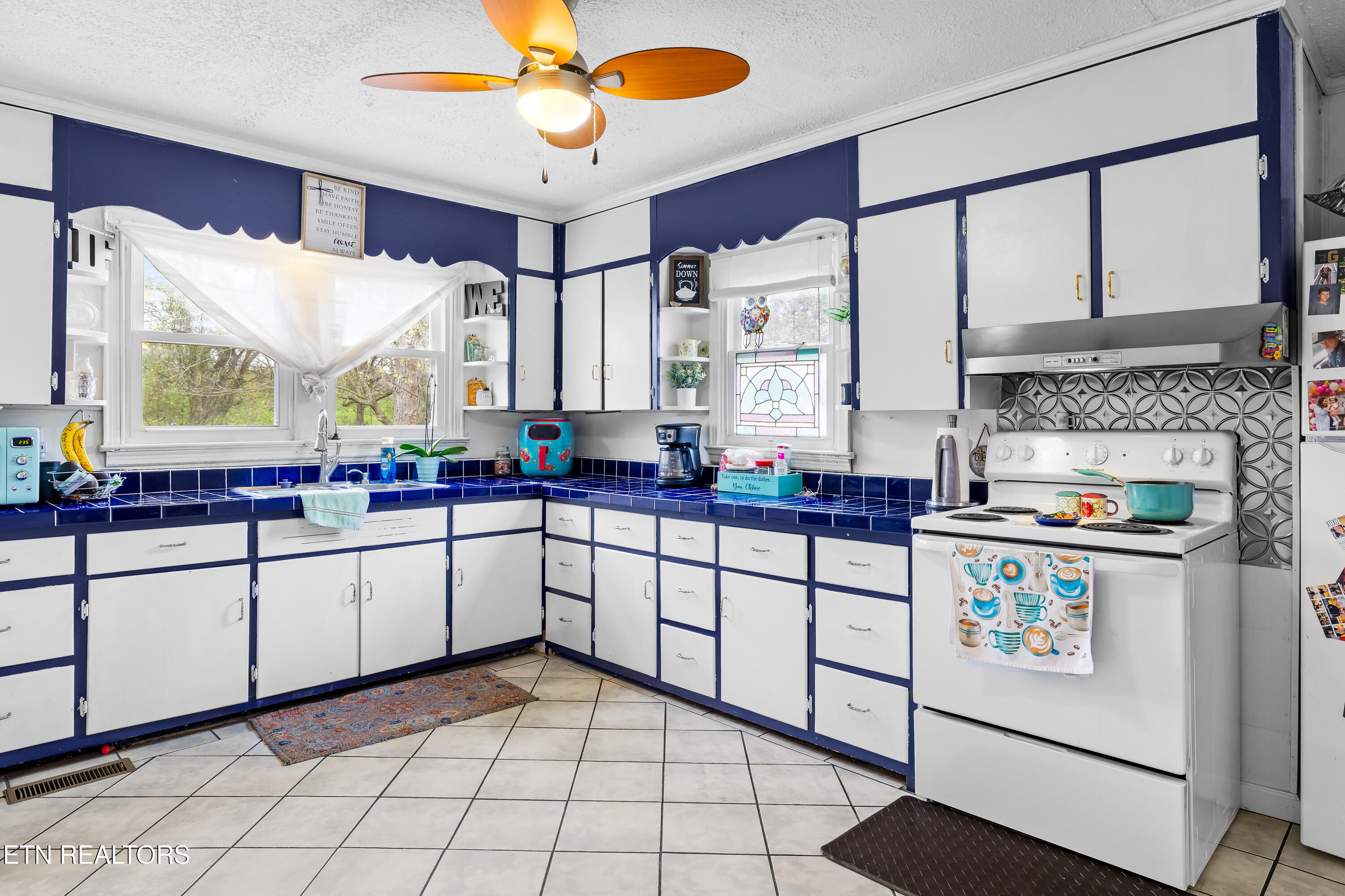 2521 Seymour Ave