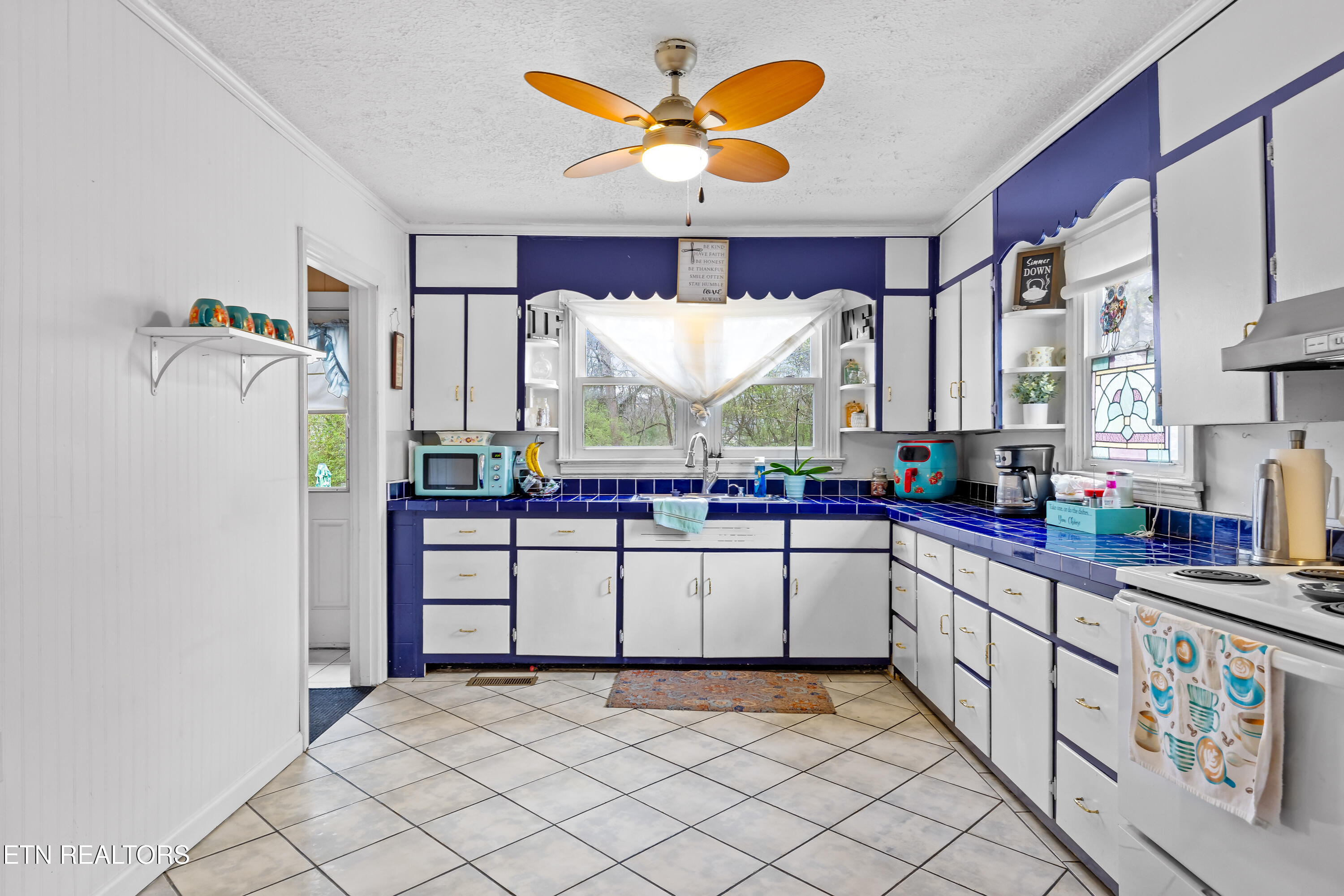 2521 Seymour Ave