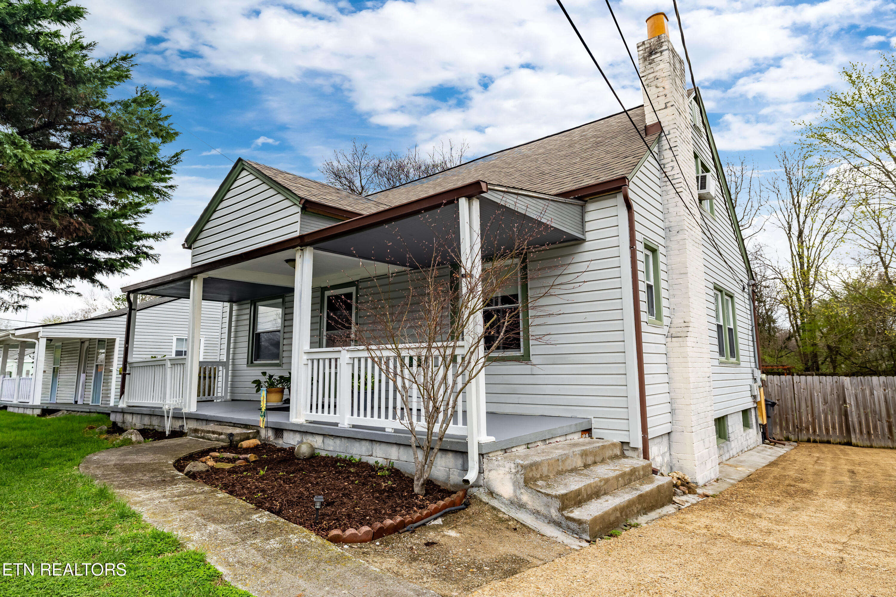 2521 Seymour Ave