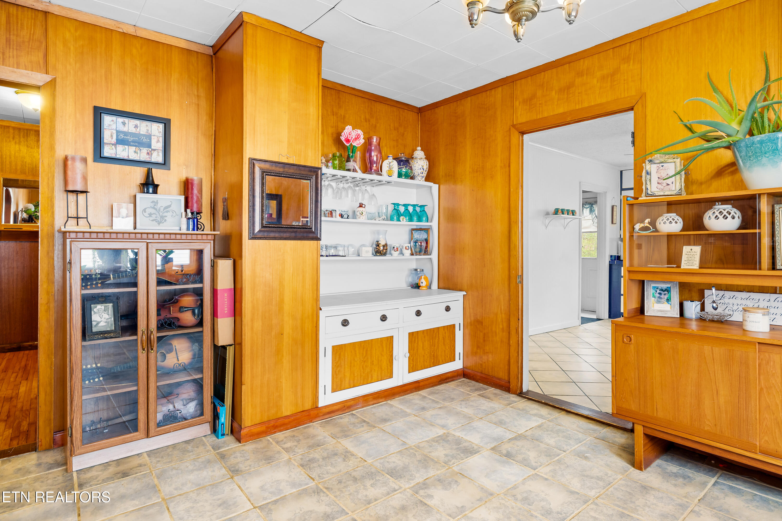 2521 Seymour Ave