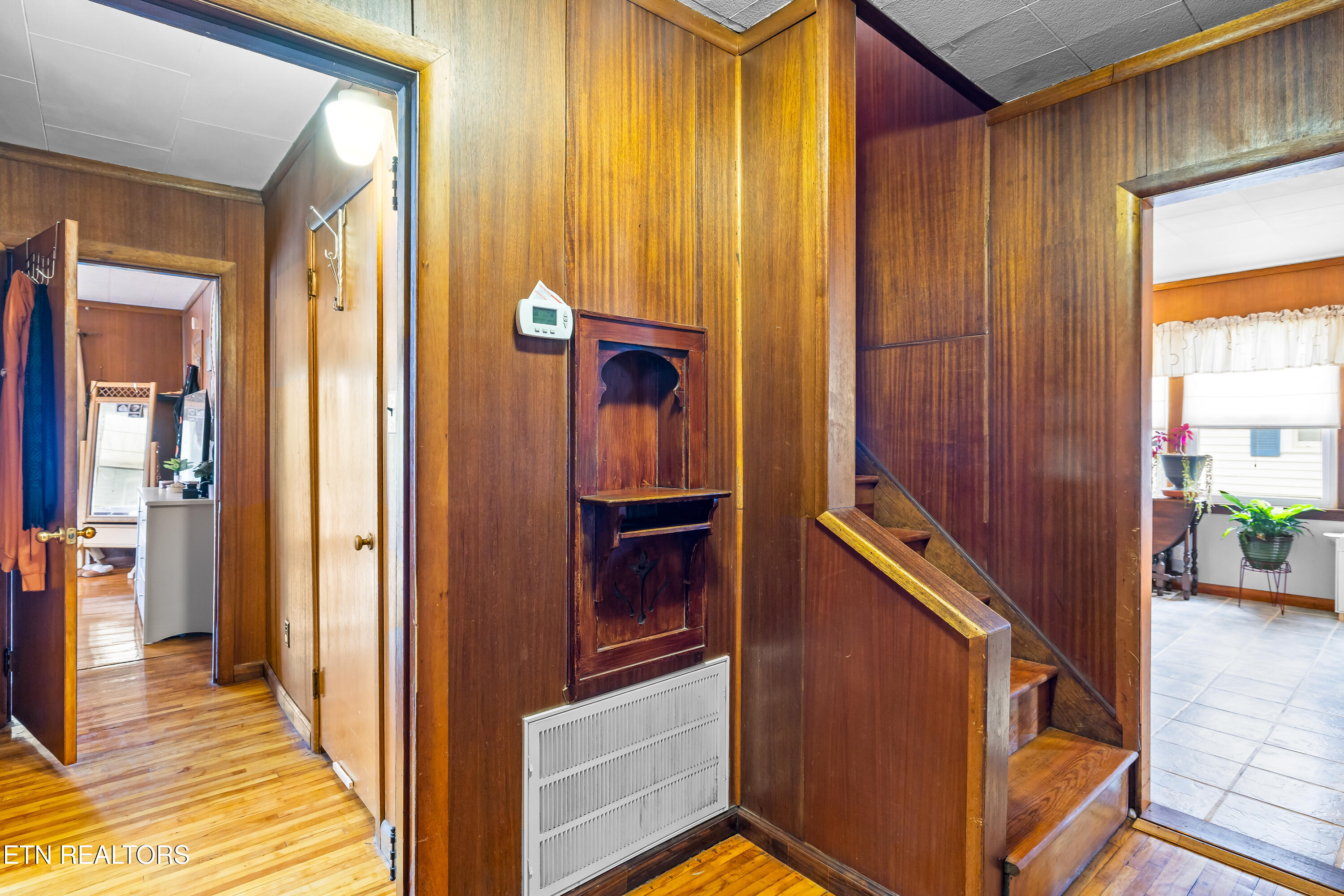 2521 Seymour Ave