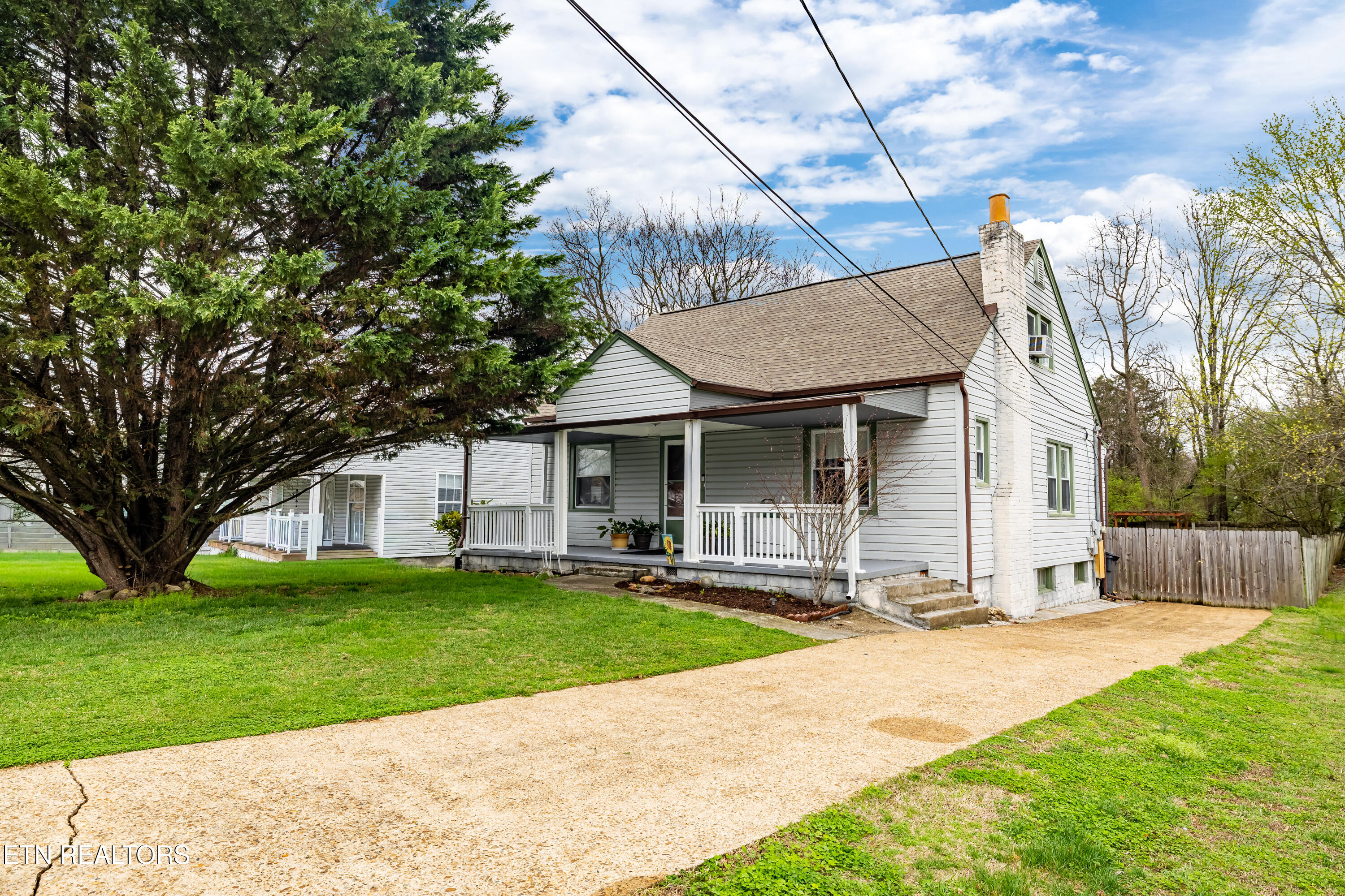 2521 Seymour Ave