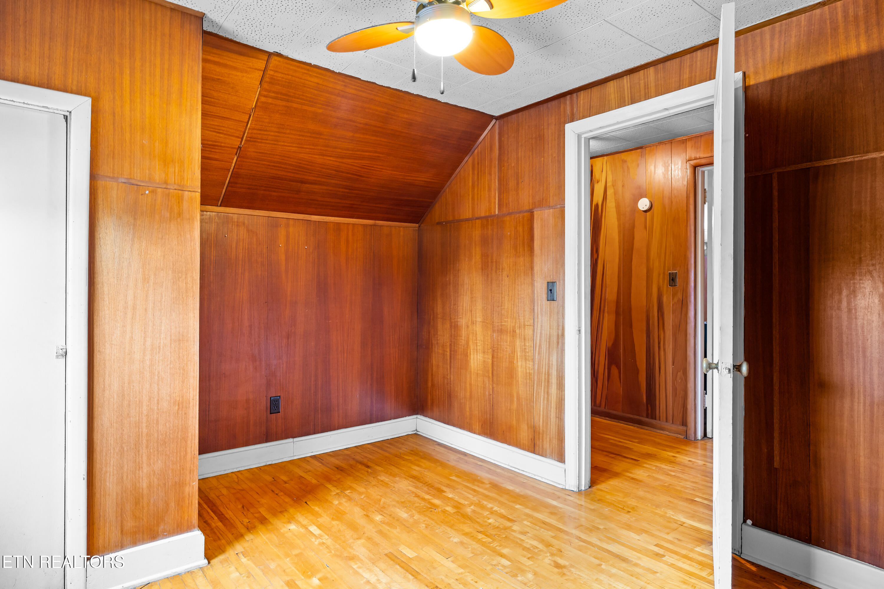 2521 Seymour Ave