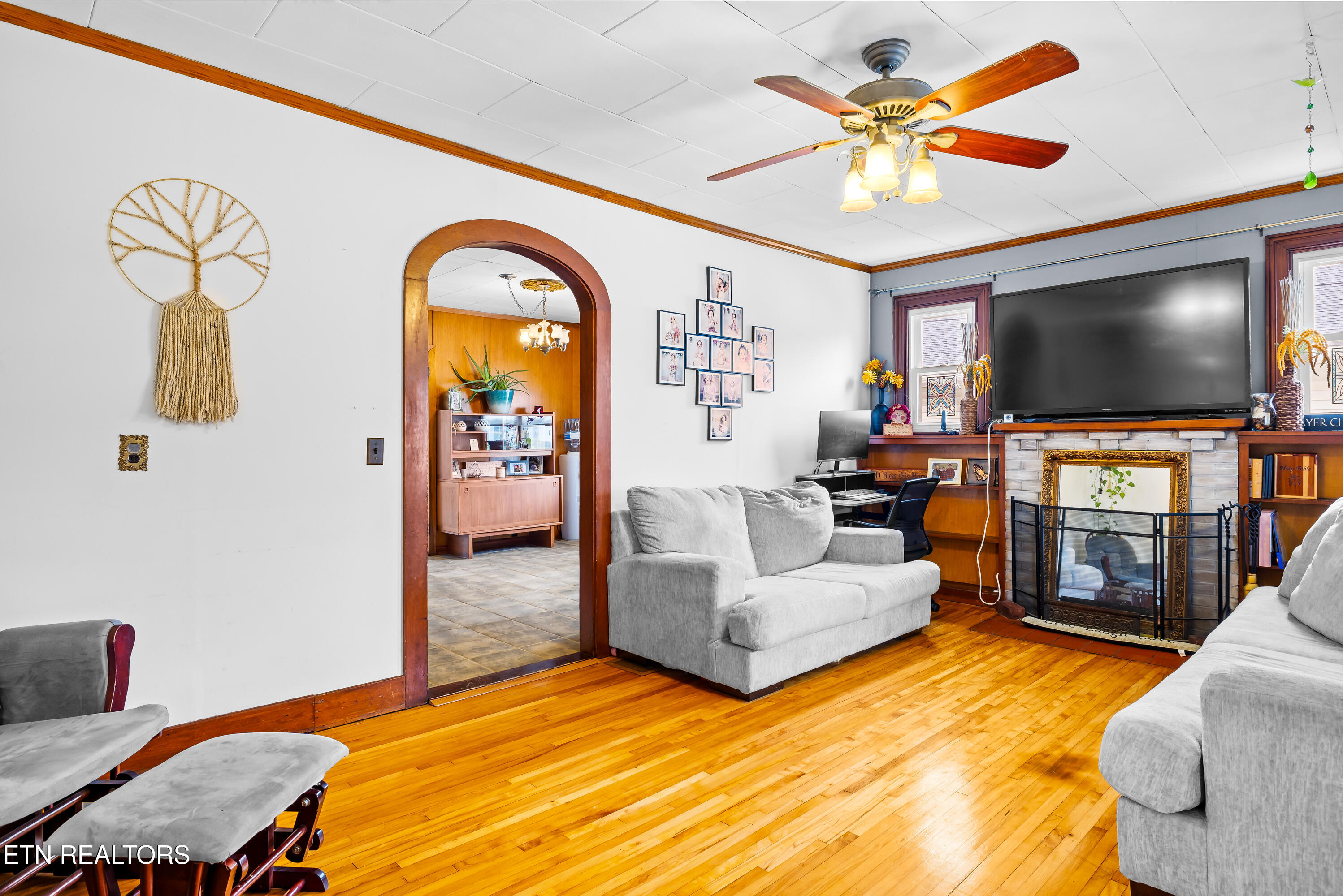 2521 Seymour Ave