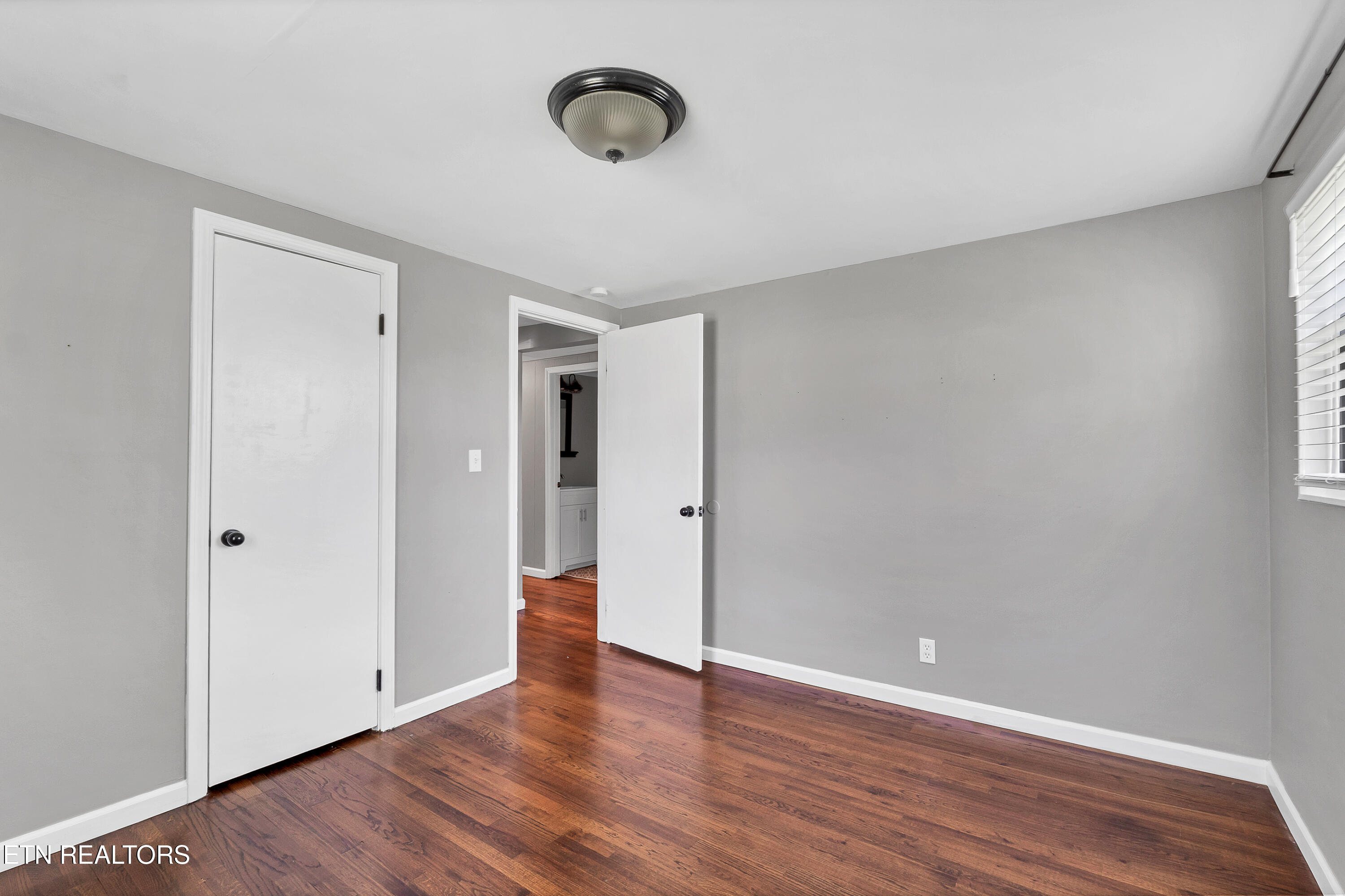 2331 Mitchell Ave