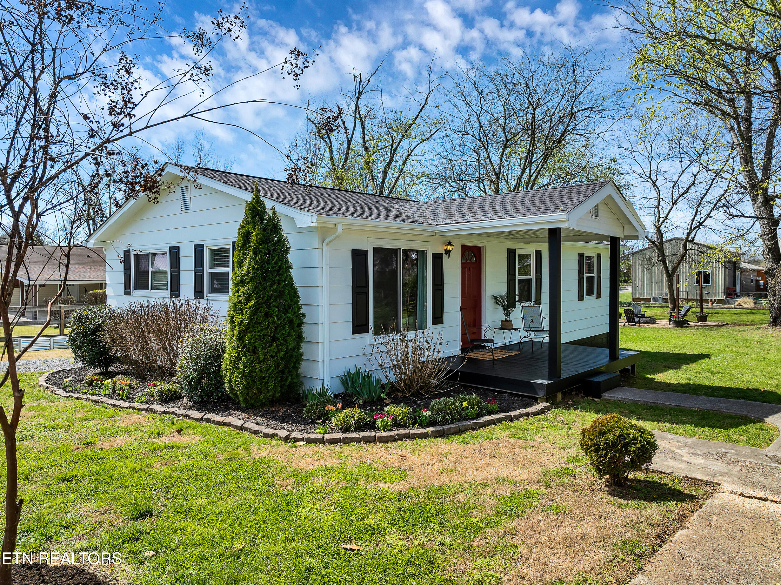 2331 Mitchell Ave