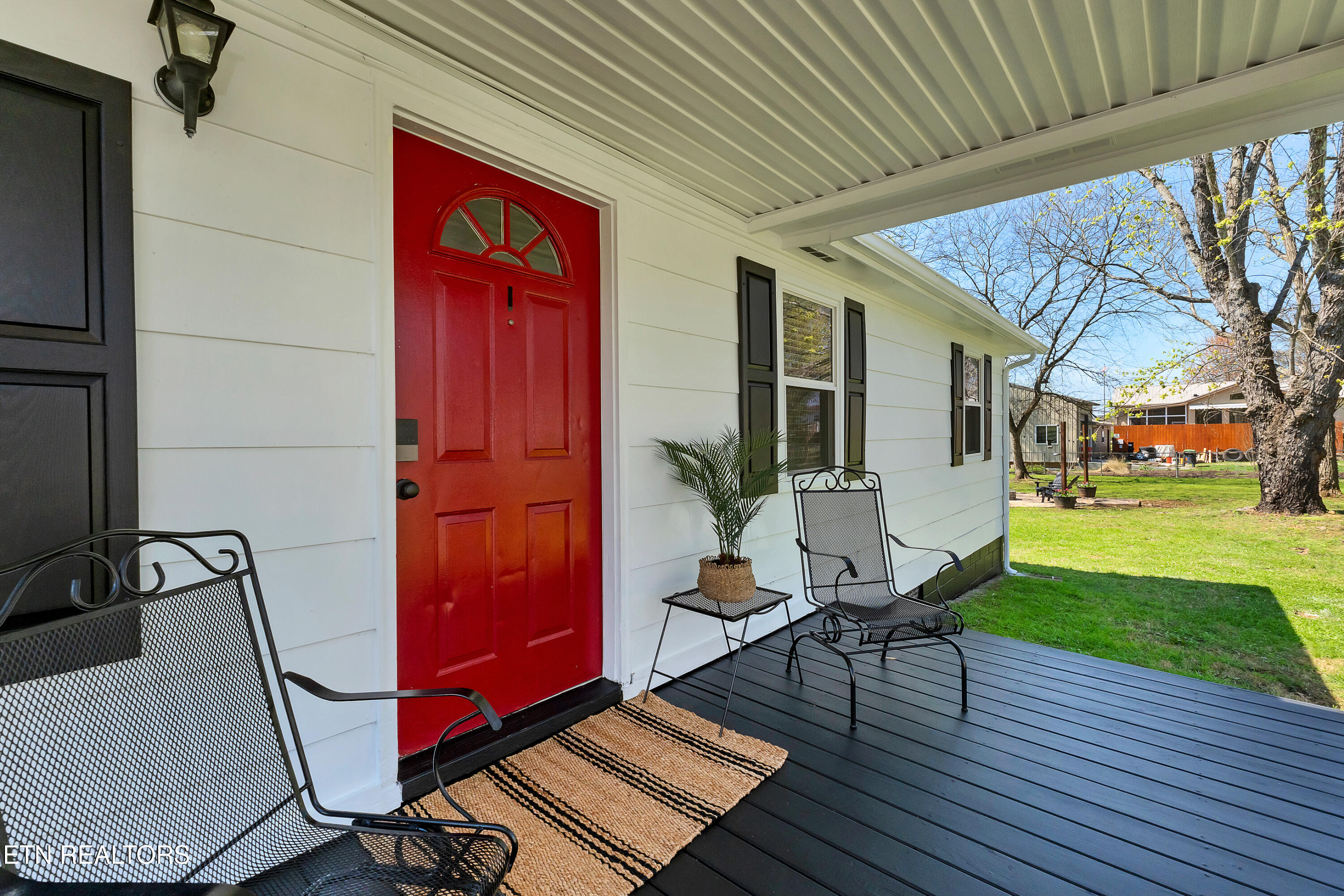 2331 Mitchell Ave