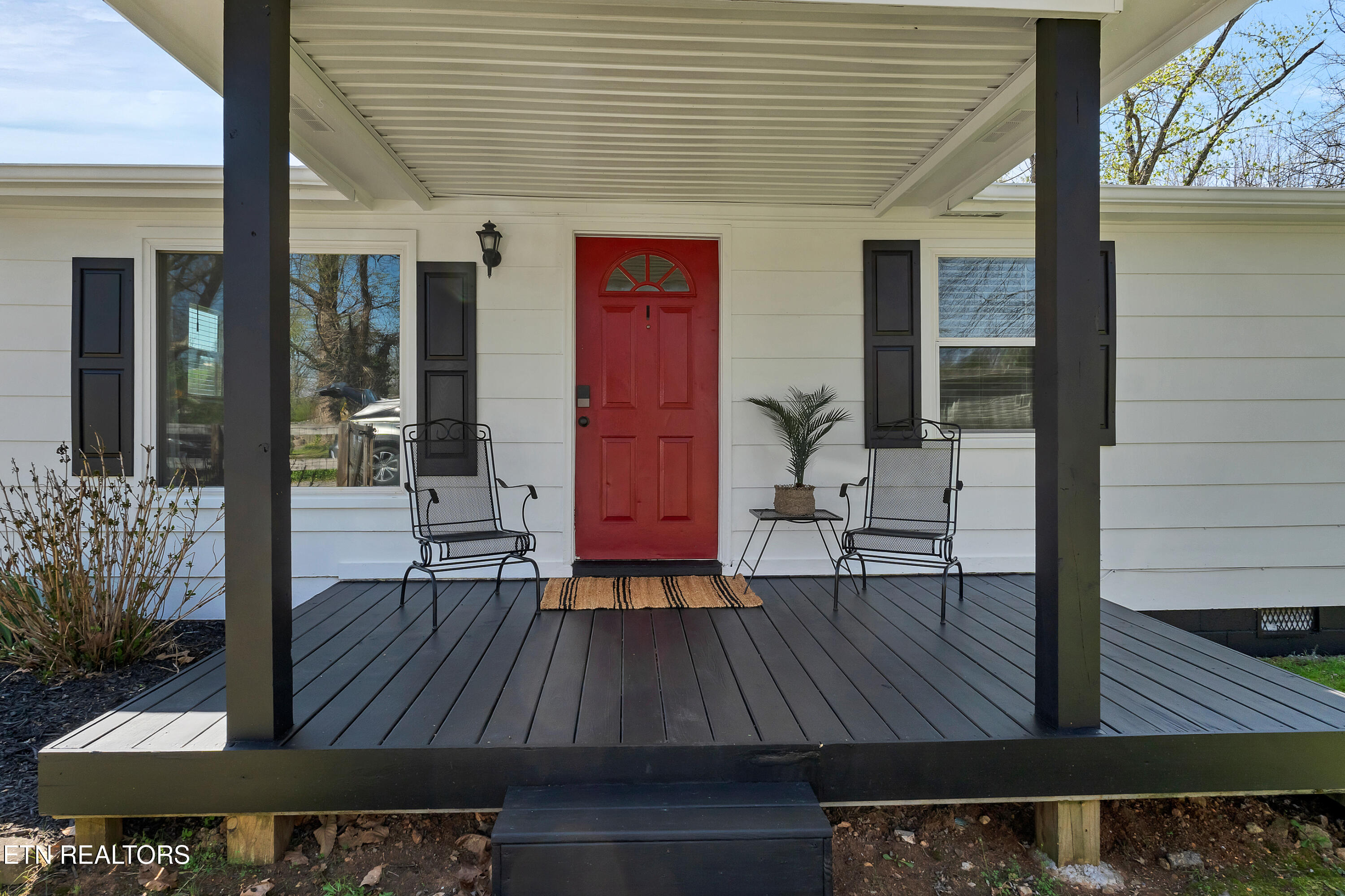 2331 Mitchell Ave