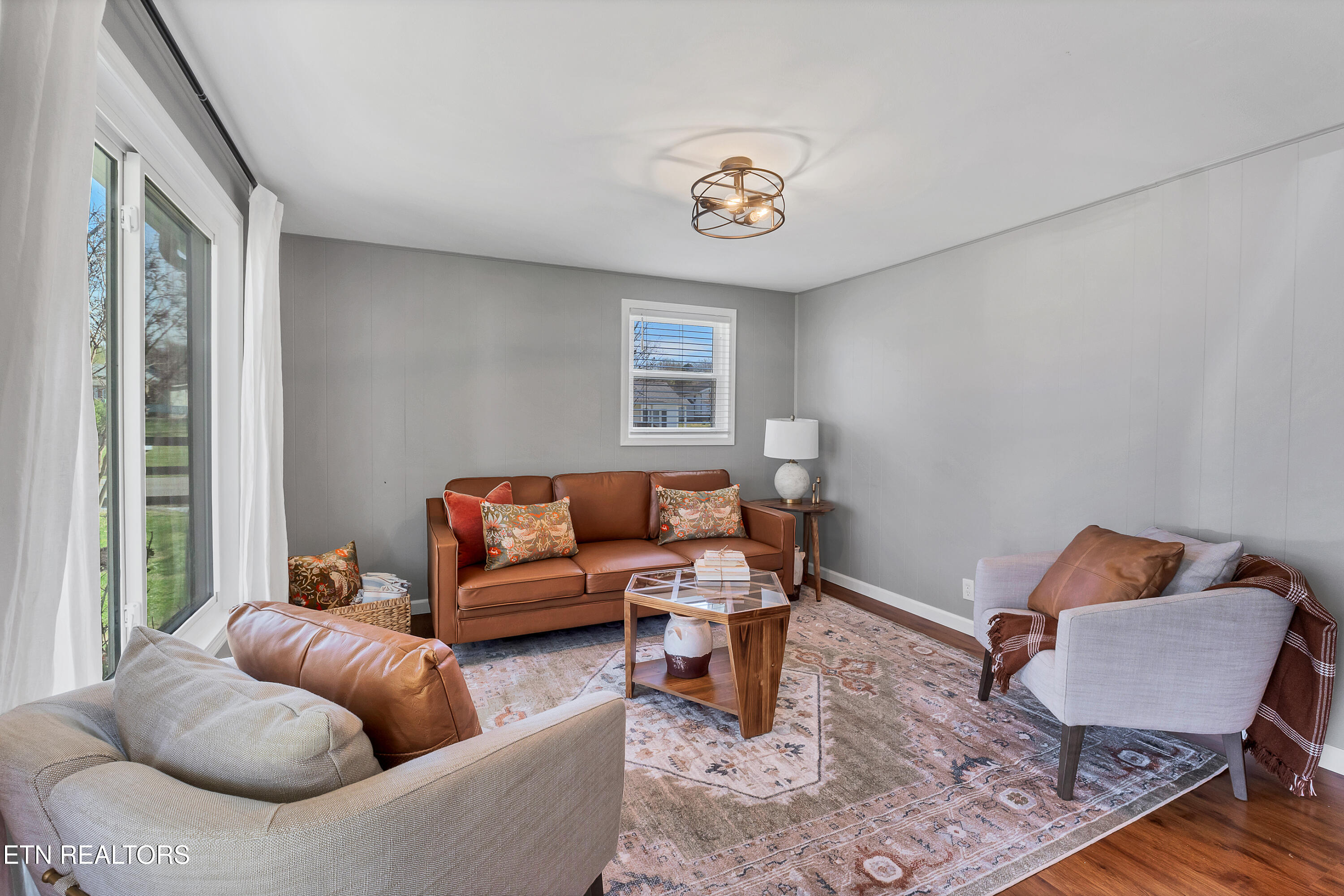 2331 Mitchell Ave