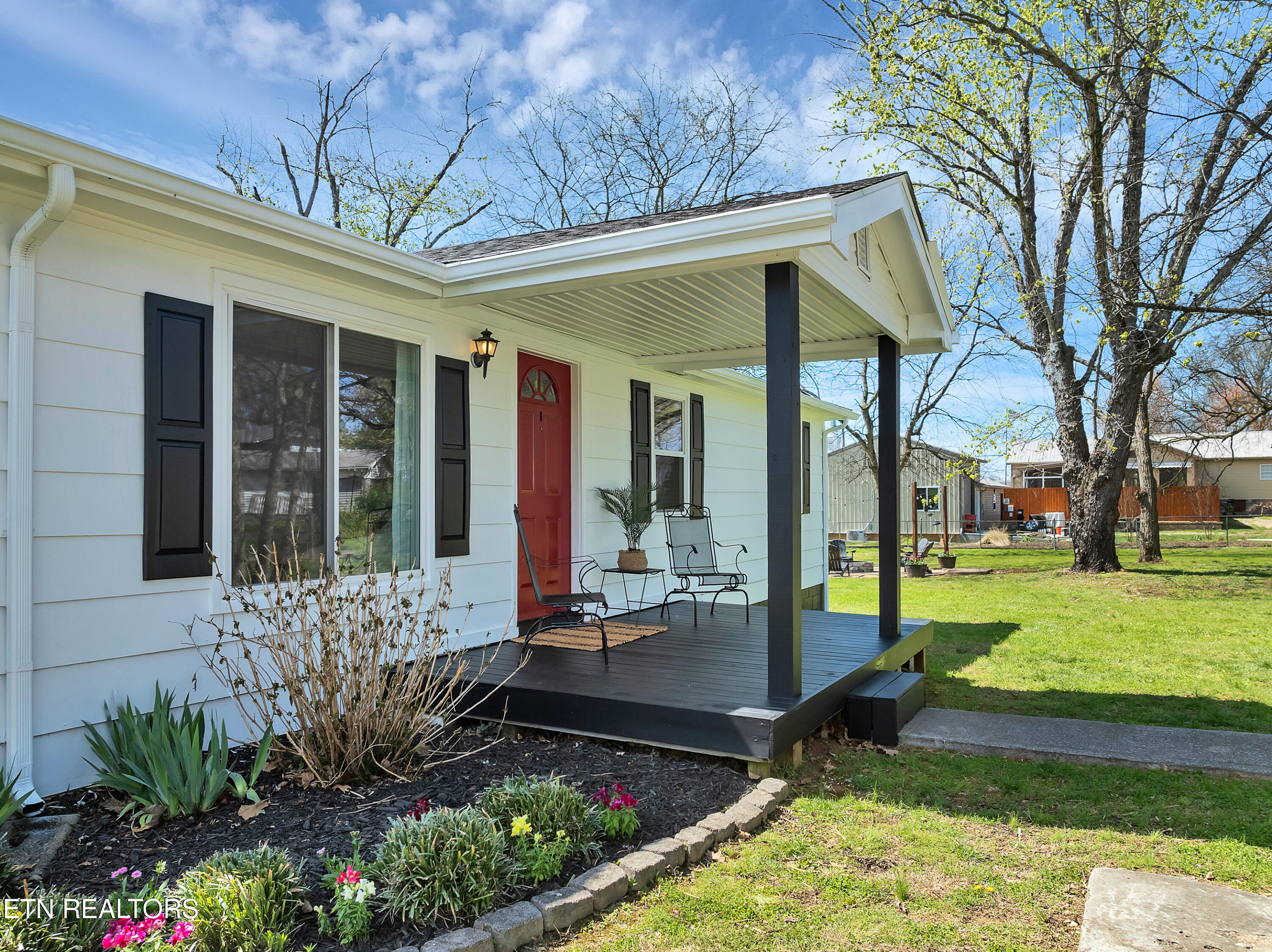 2331 Mitchell Ave