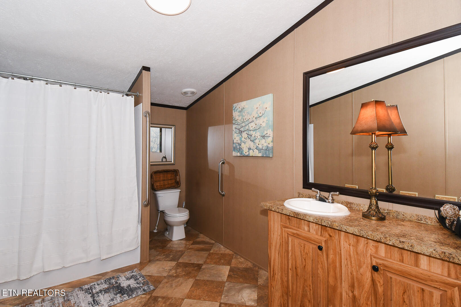 319 Oak Leaf Circle