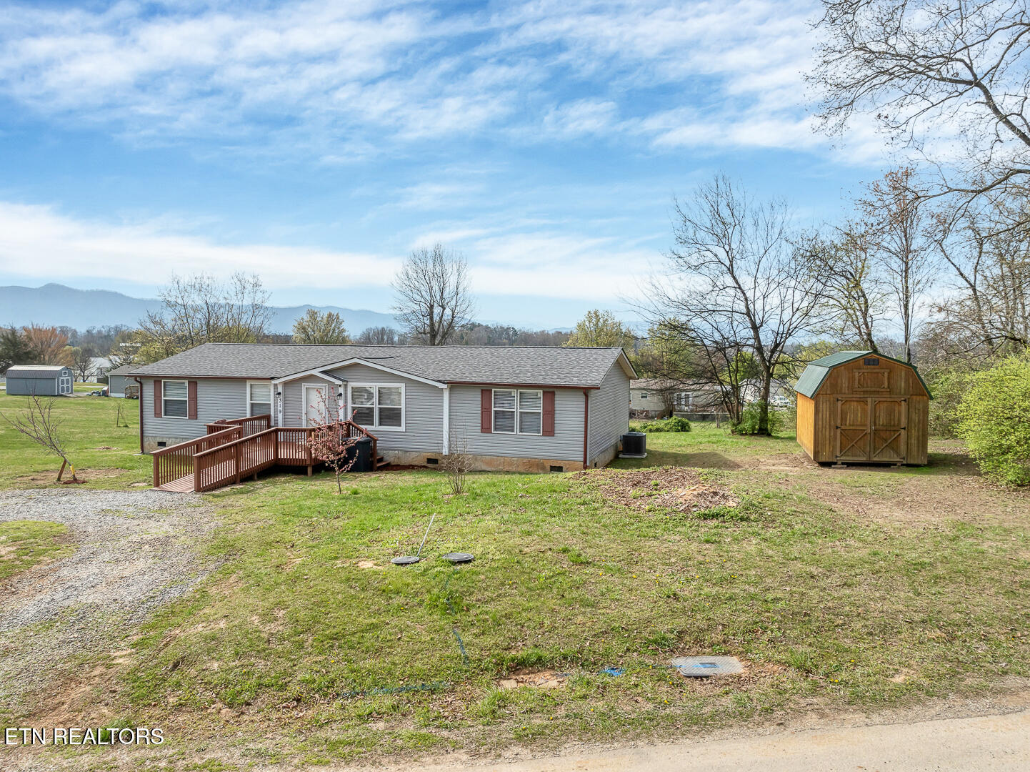 319 Oak Leaf Circle