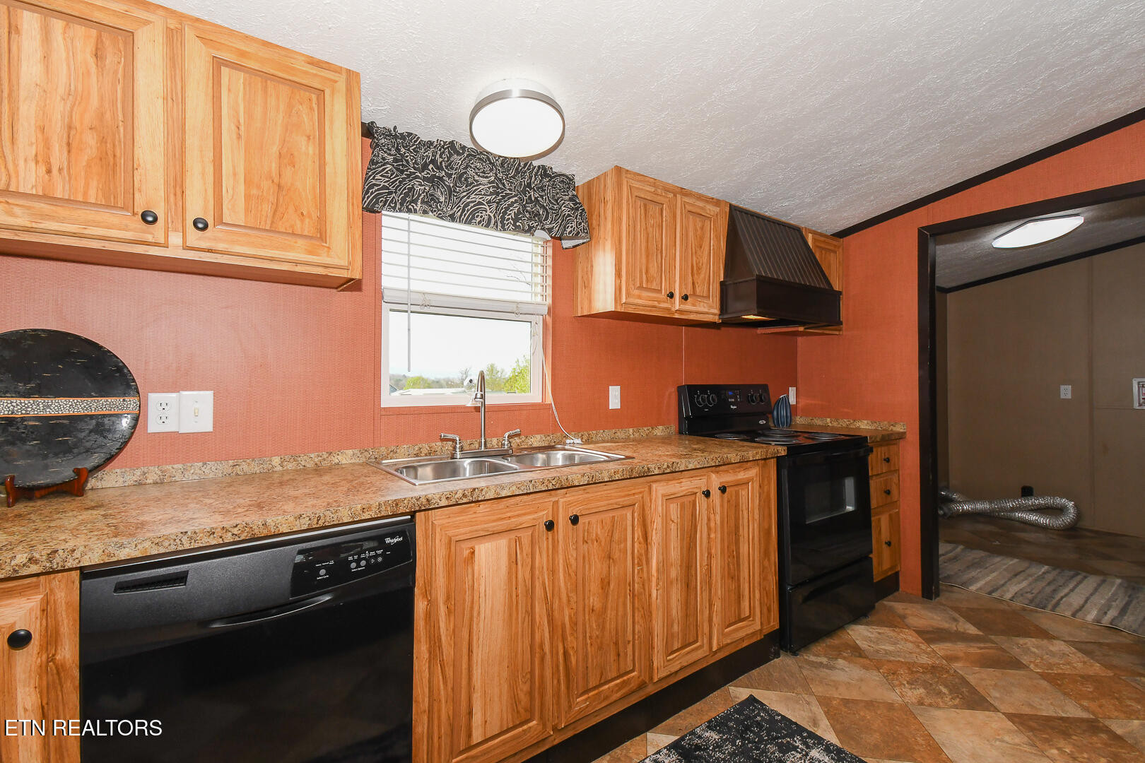 319 Oak Leaf Circle