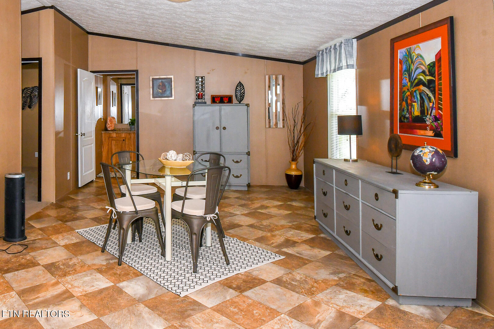 319 Oak Leaf Circle