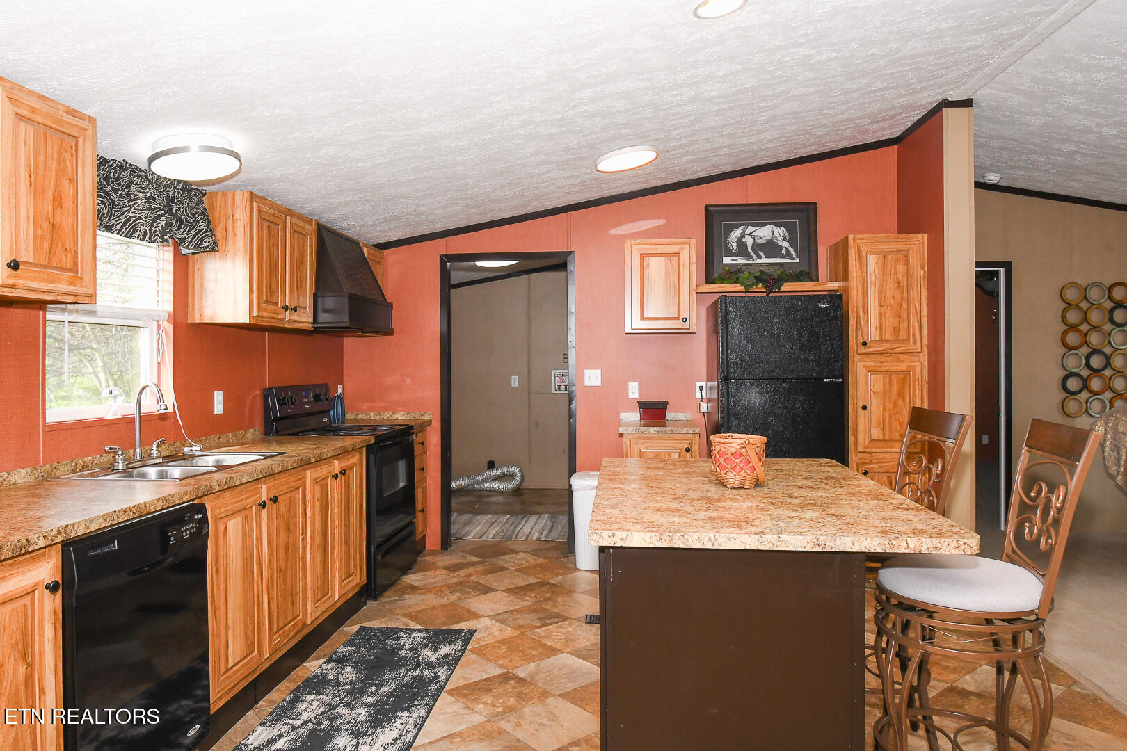 319 Oak Leaf Circle