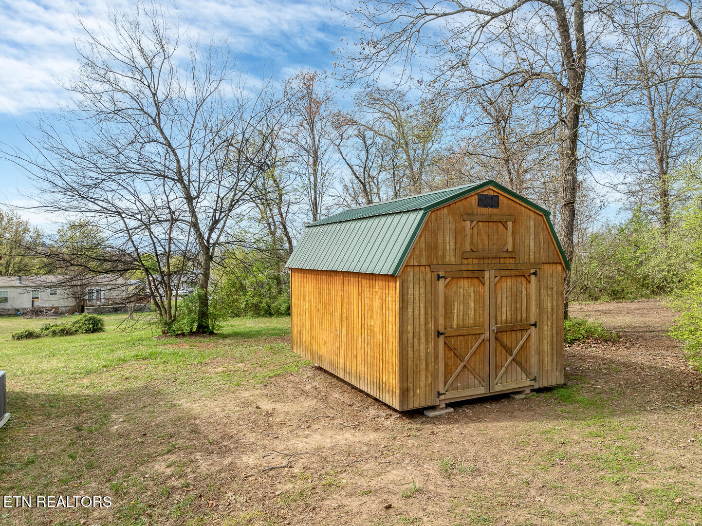 319 Oak Leaf Circle