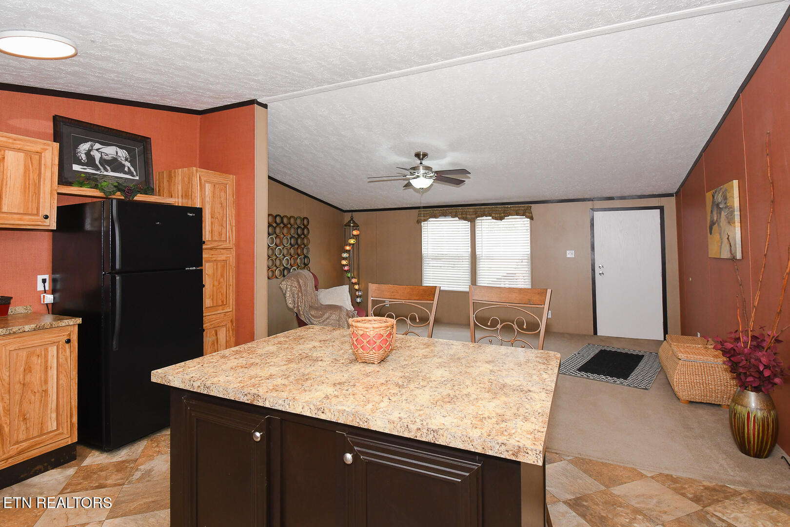 319 Oak Leaf Circle