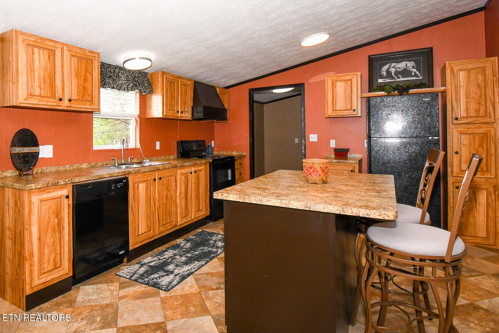 319 Oak Leaf Circle