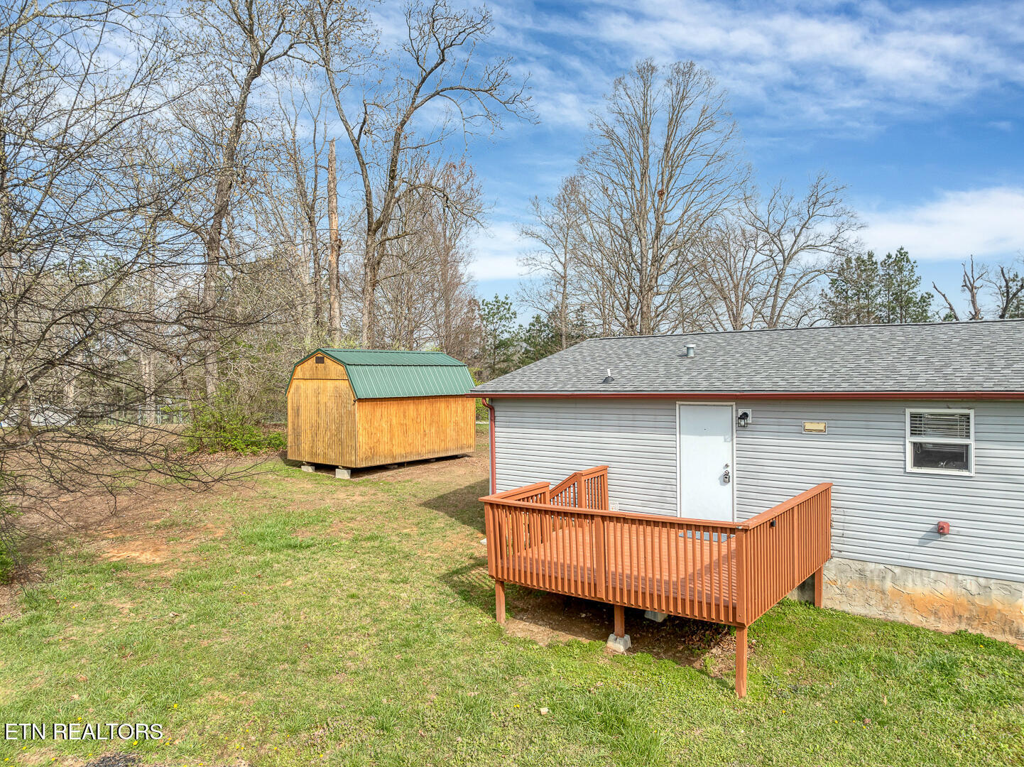 319 Oak Leaf Circle