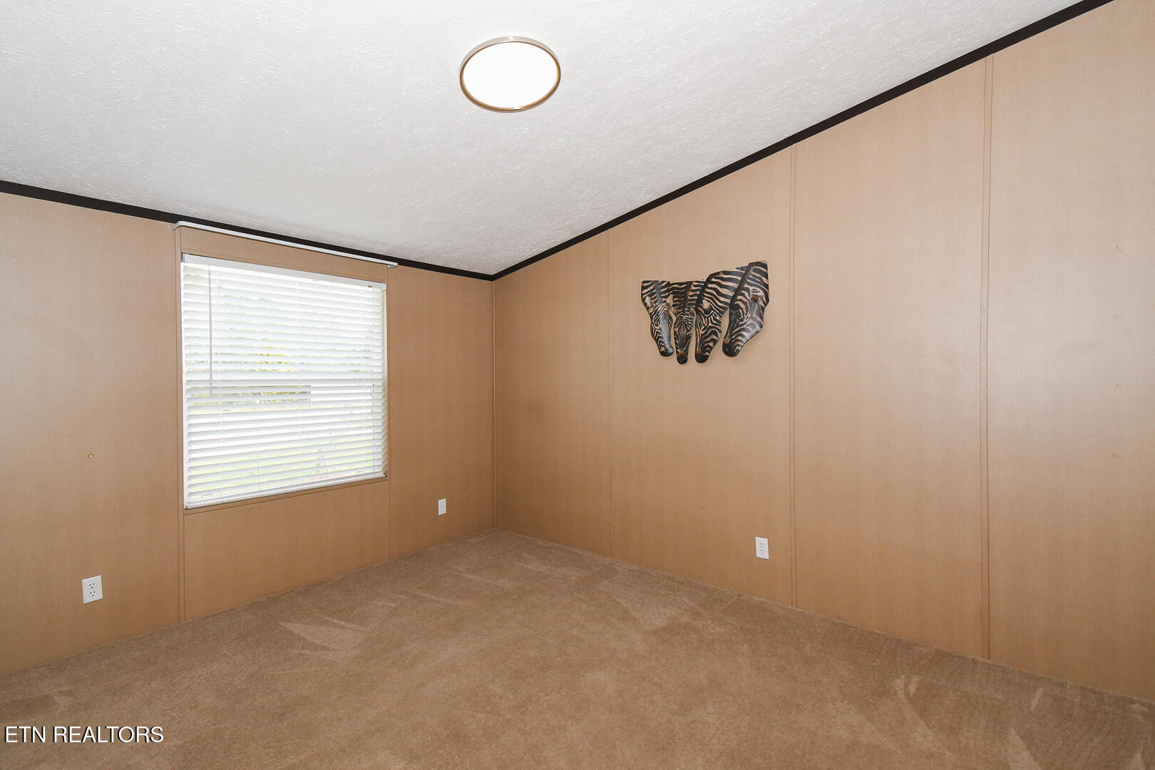319 Oak Leaf Circle
