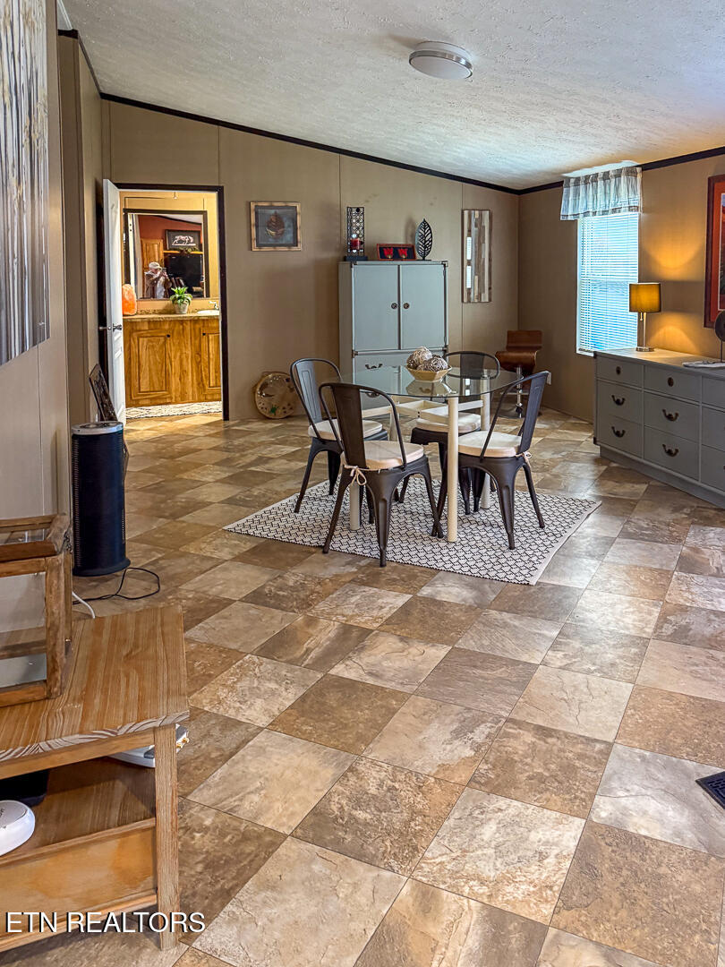 319 Oak Leaf Circle