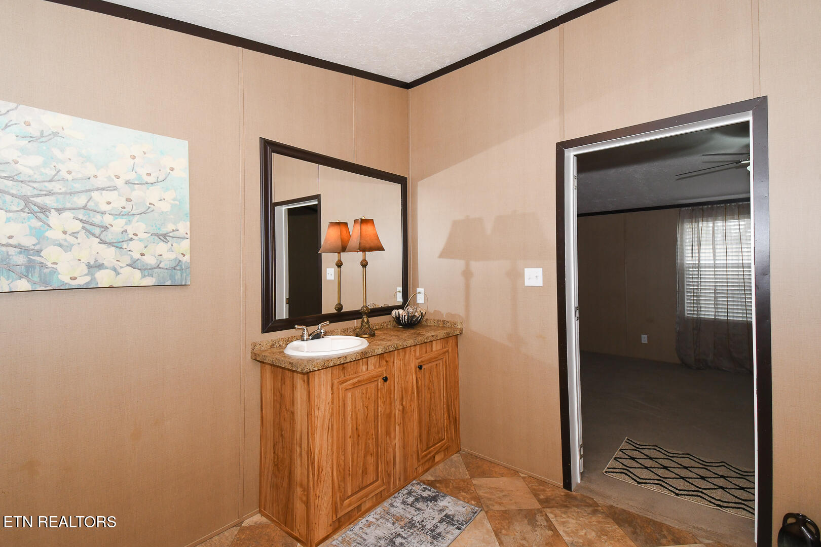319 Oak Leaf Circle