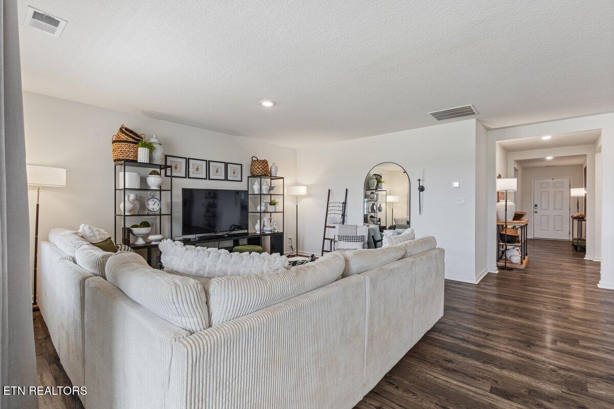 176 Crescent Circle