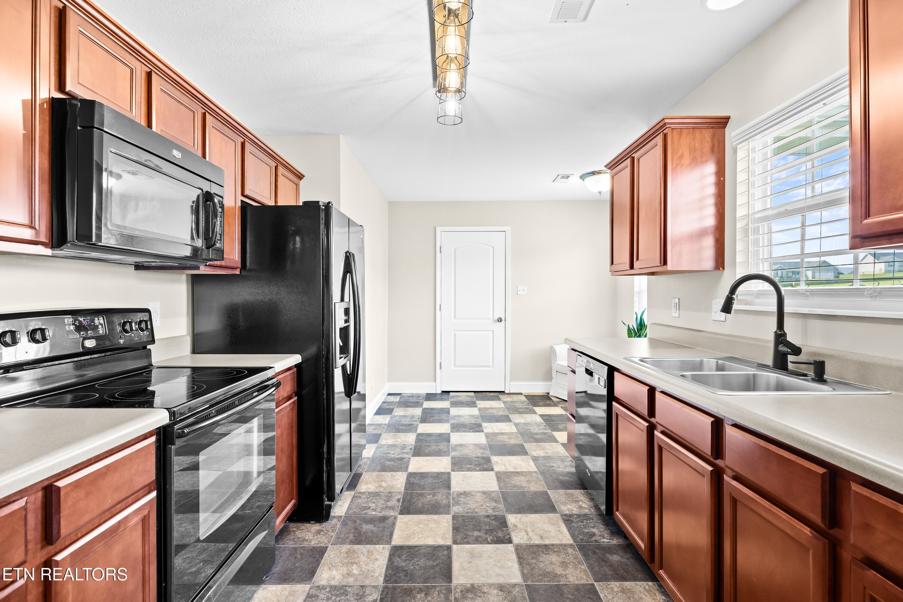 2946 Old Whites Mill Rd