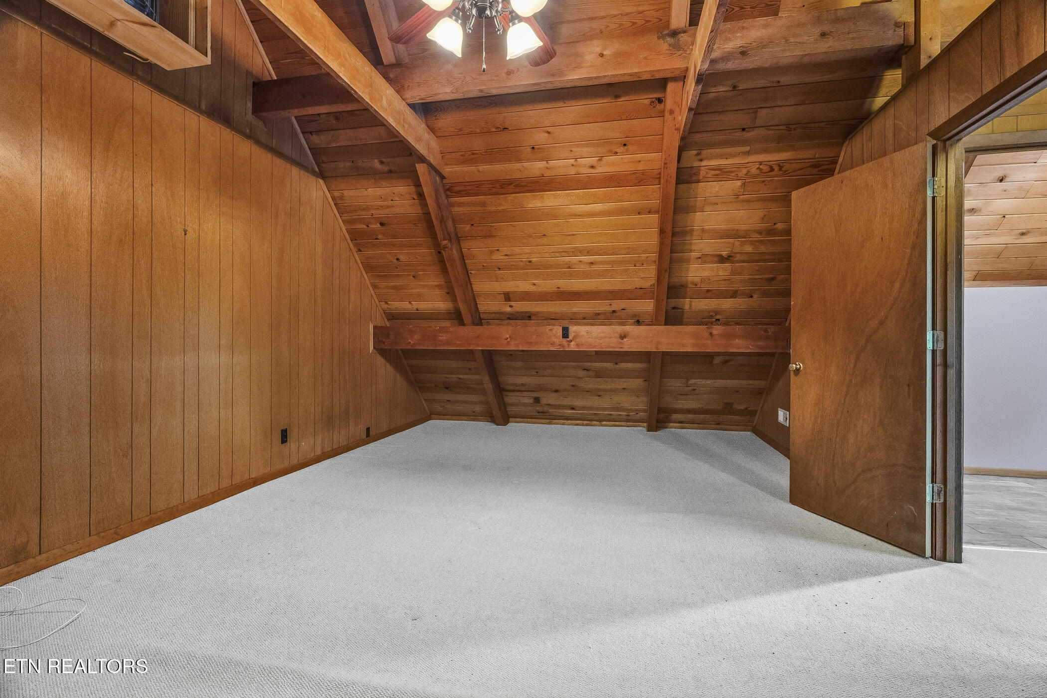 1068 Lower Alpine Way
