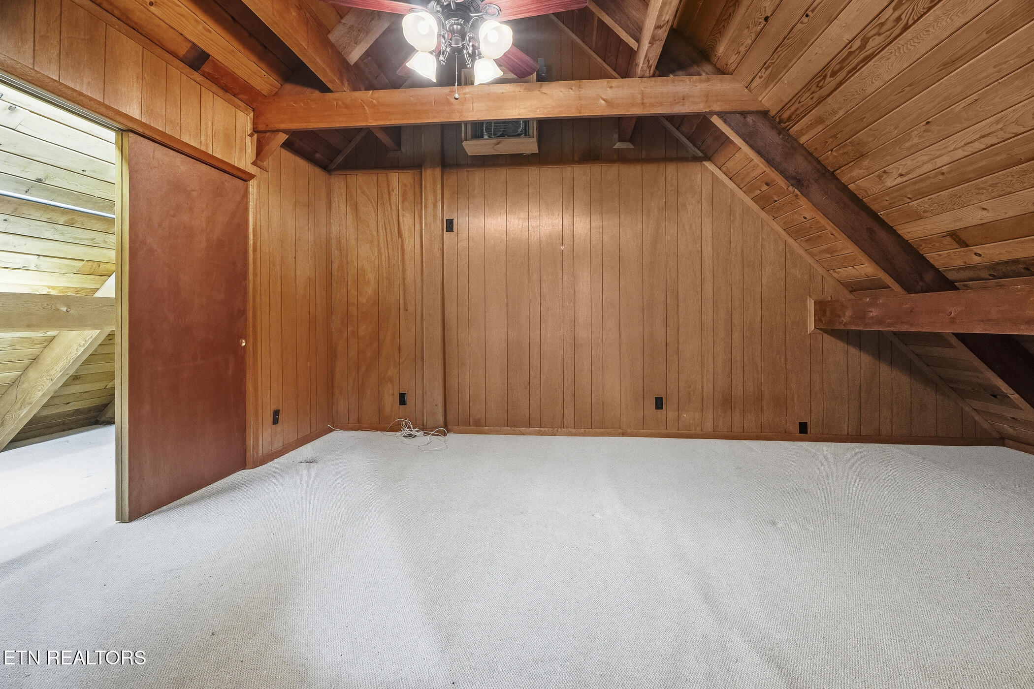 1068 Lower Alpine Way
