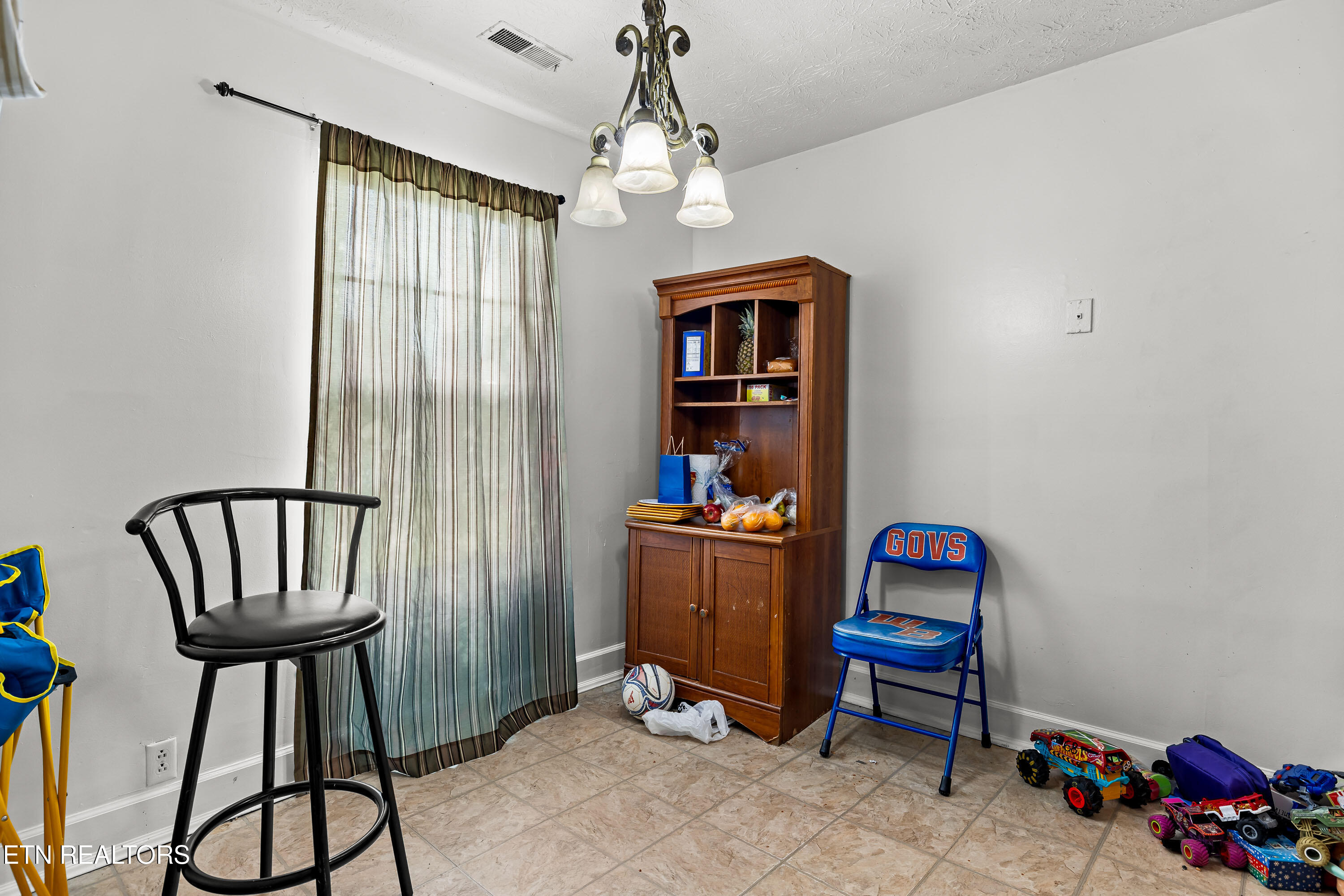 9125 NW Cedarpark Lane