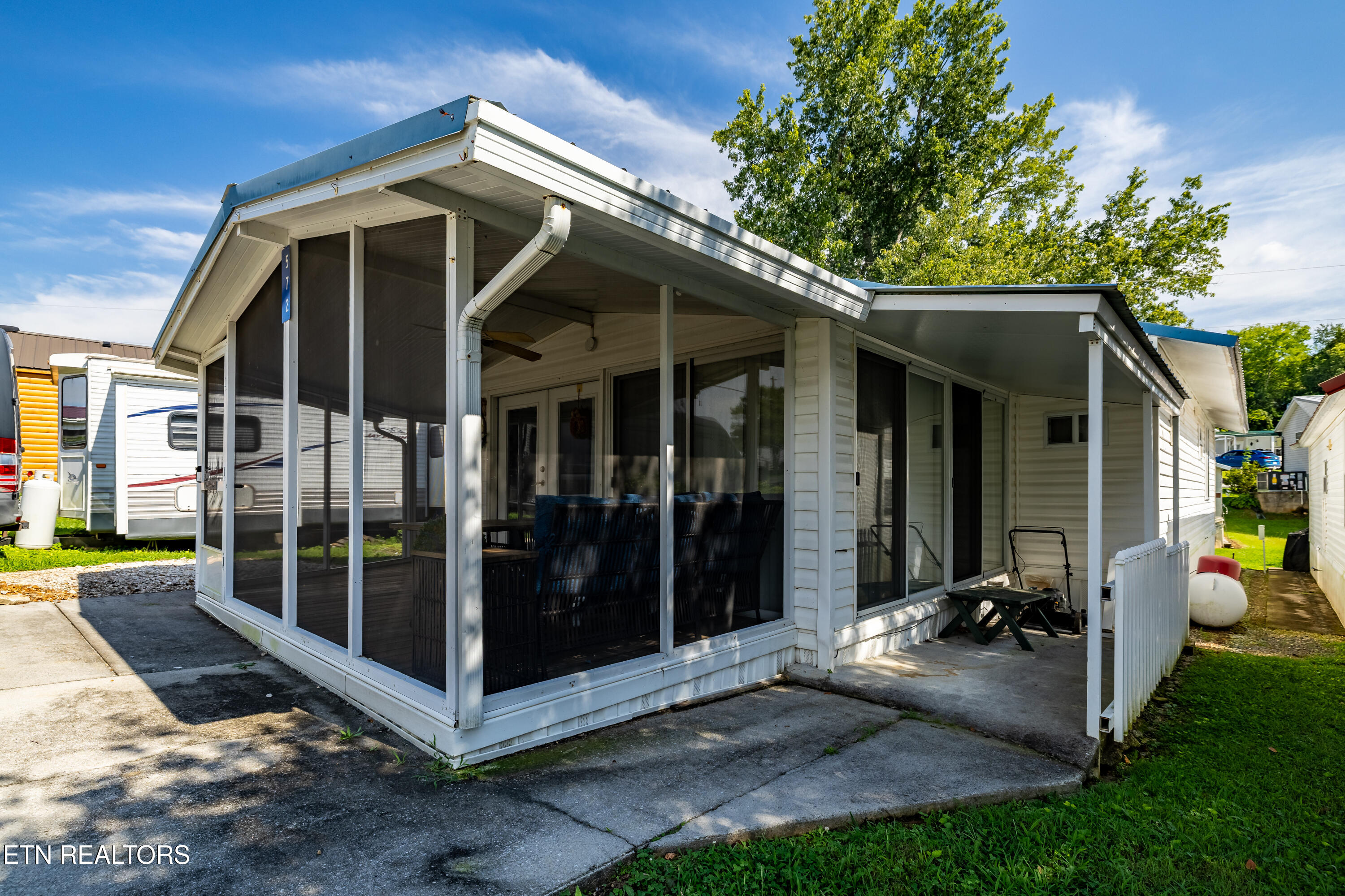 572 Flamingo Circle