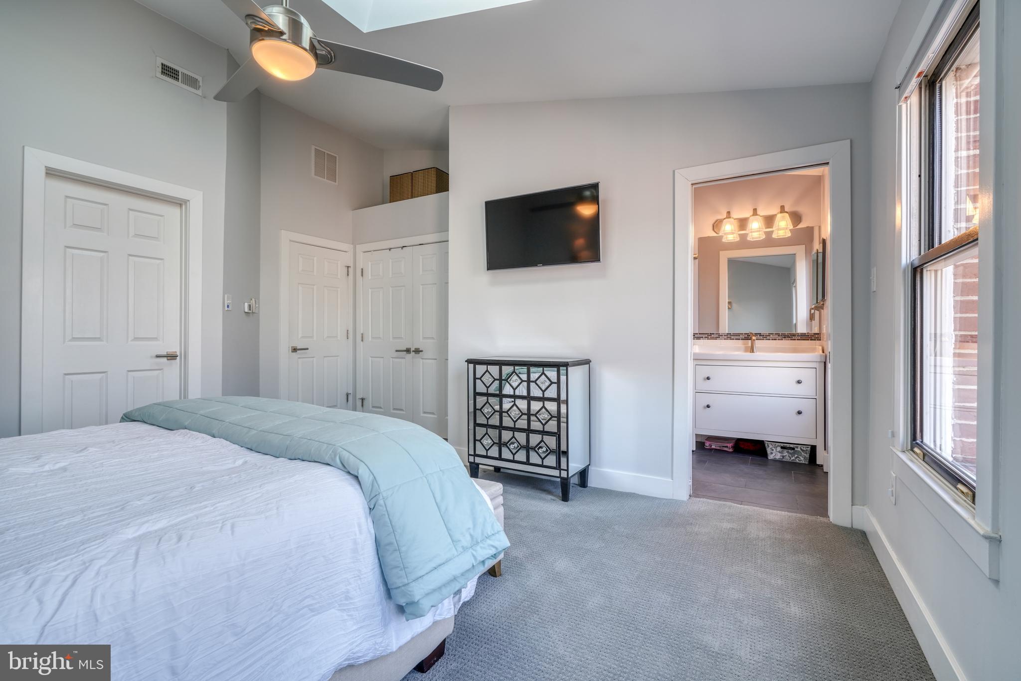 818 S CHARLES STREET